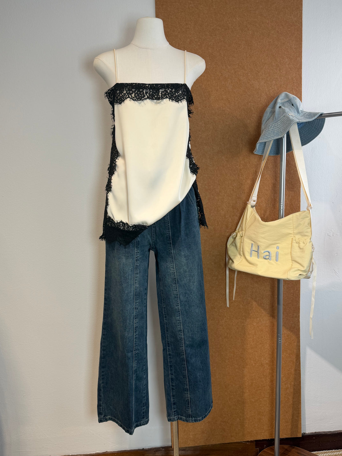 Washed Blue Seam-Detail Wide-Leg Jeans | Zidan Bottom