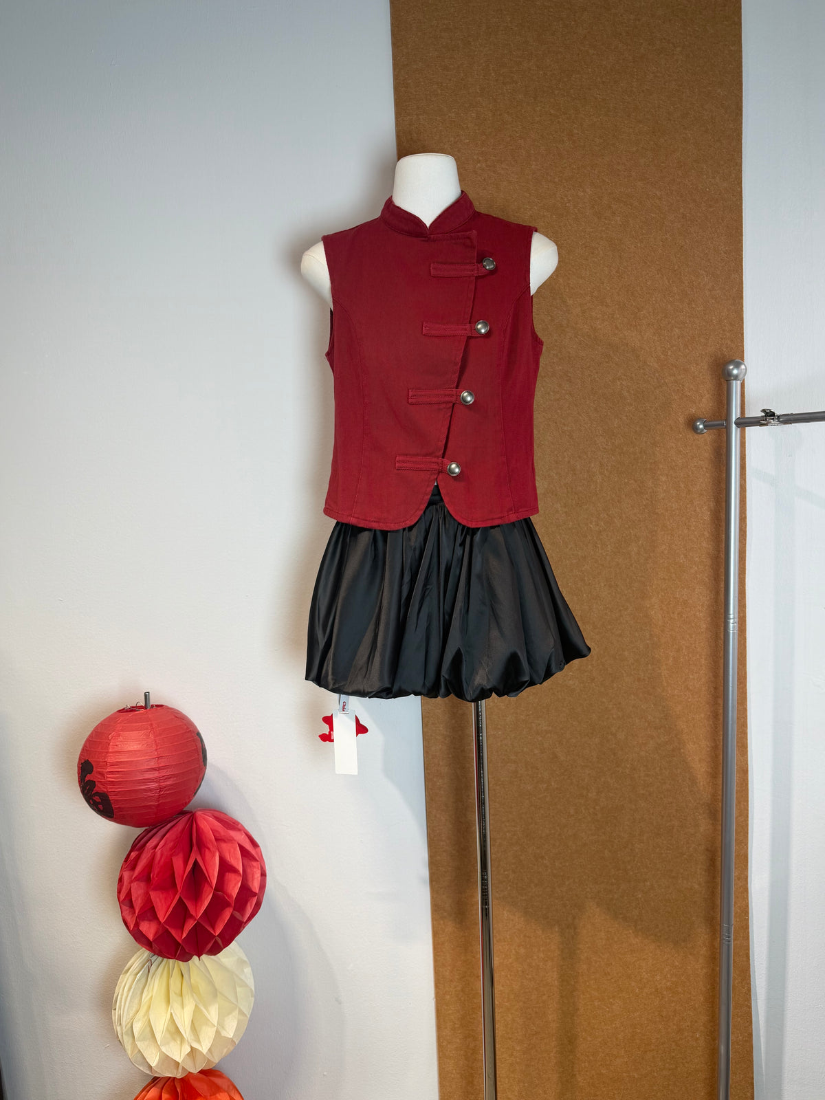 Red Mandarin-Collar Sleeveless Vest | Uzma Top