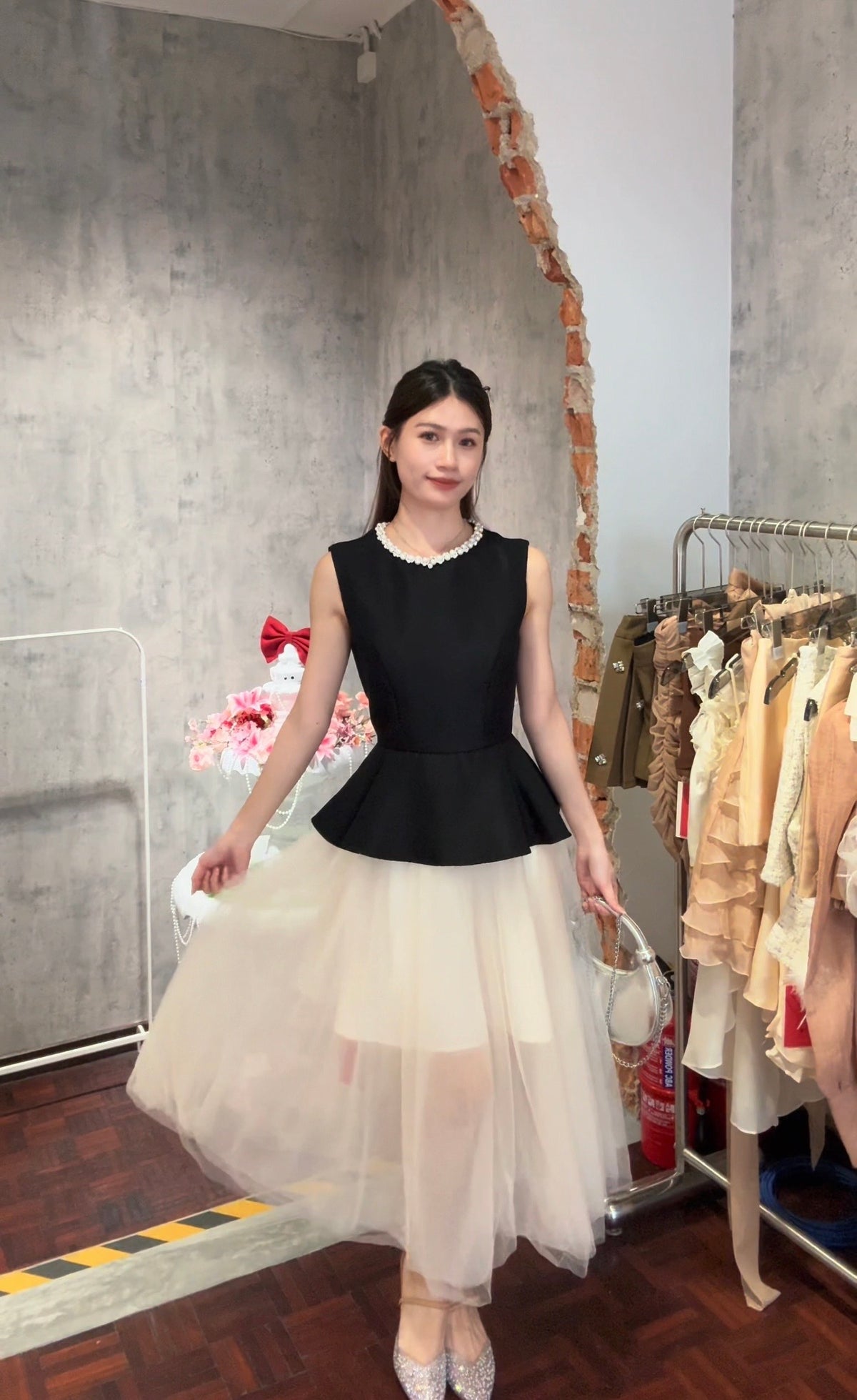 Pearl-Collar Peplum Bodice Tulle Contrast Dress | Giselle