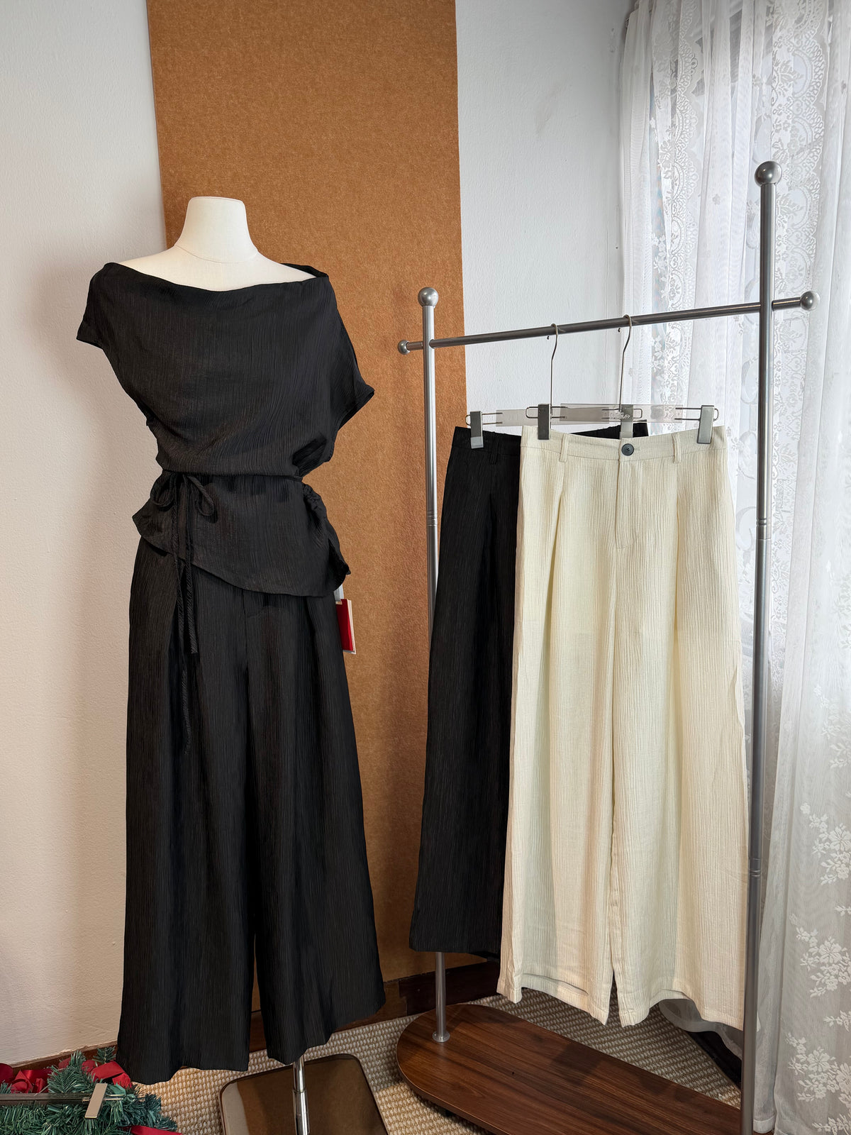 Crinkle Pleated Wide-Leg Trousers | Vito