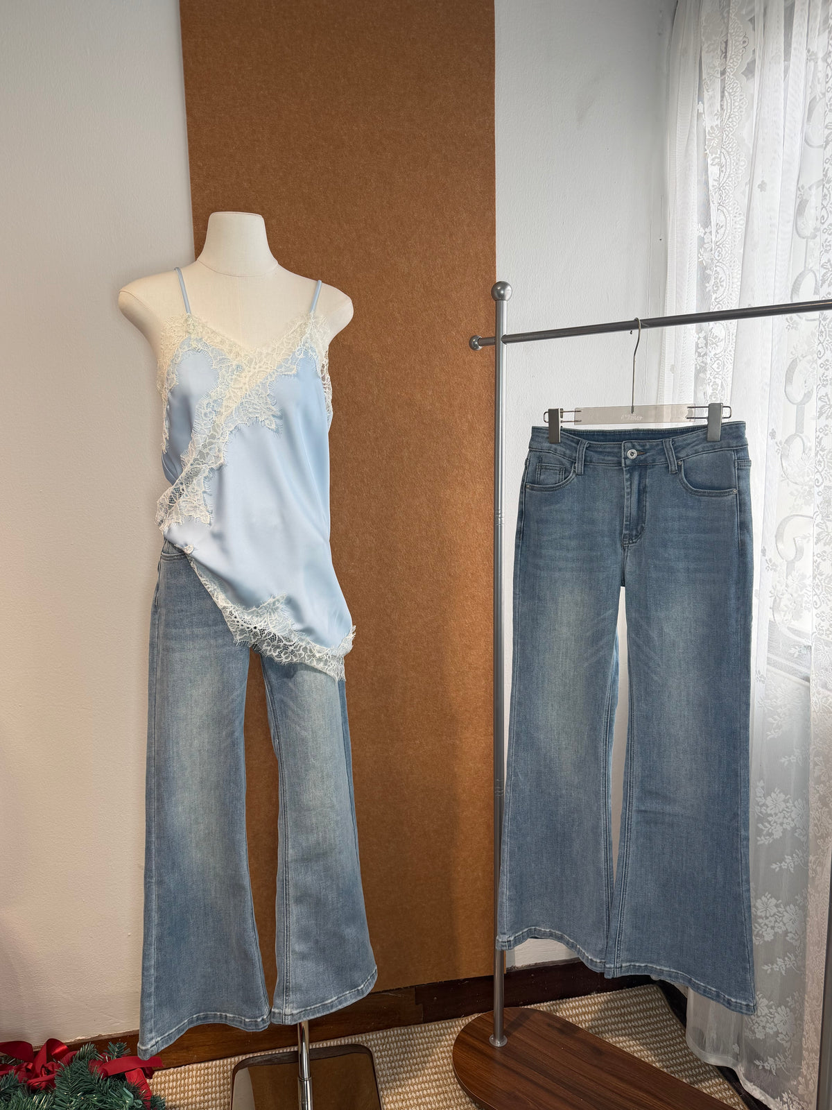 Light Wash Wide-Leg Jeans | Nerina