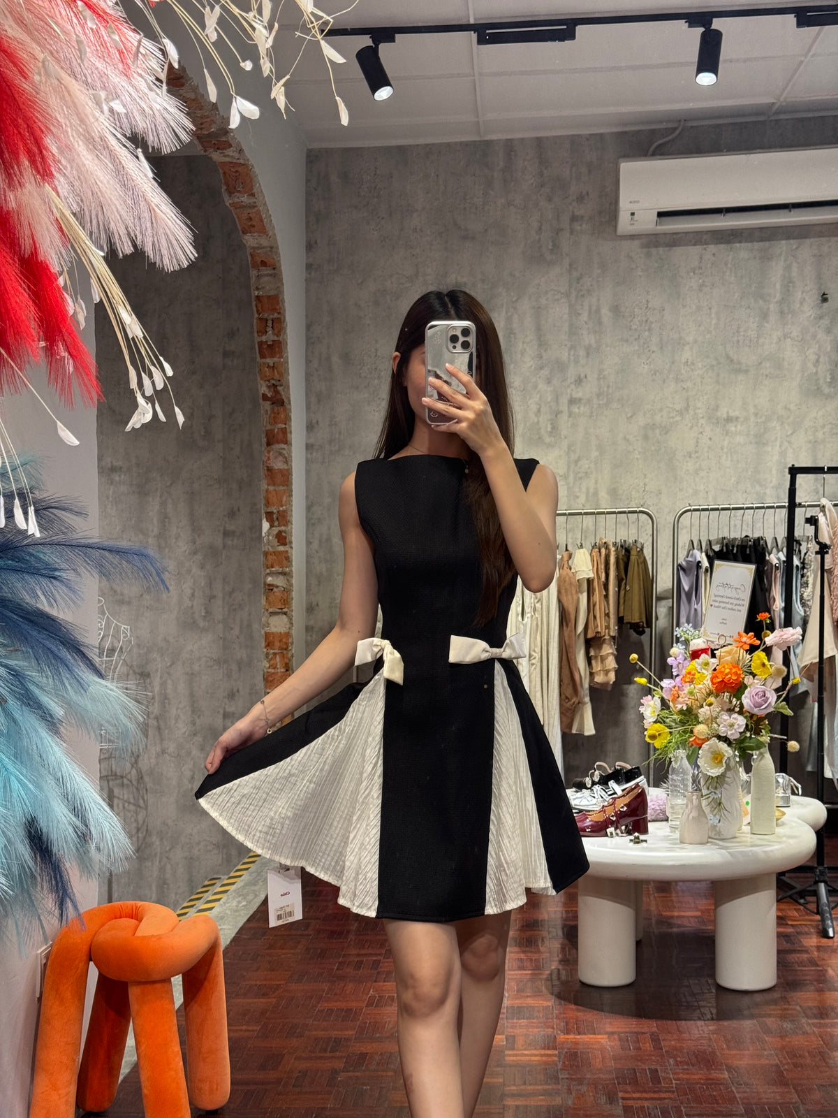 Bow Tie Pleated Panel Contrast Sleeveless Mini Dress | Kimly