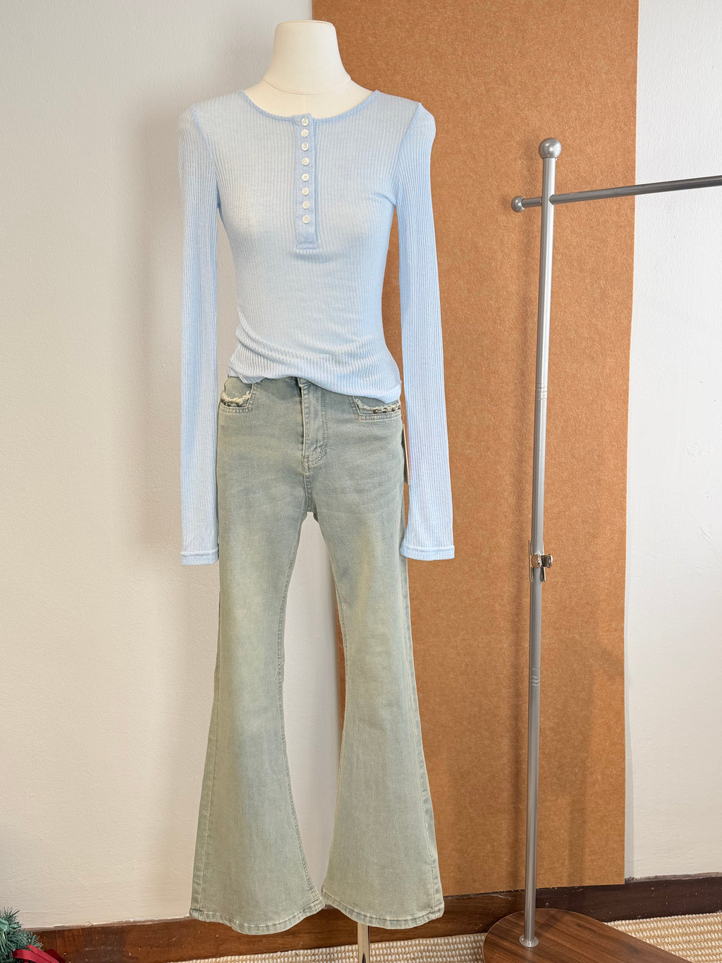 Vintage Wash Flare Jeans | Vion