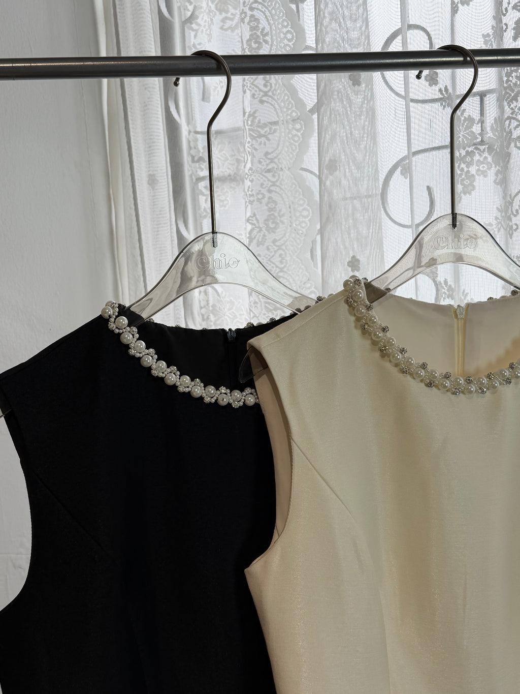 Pearl-Collar Peplum Bodice Tulle Contrast Dress | Giselle