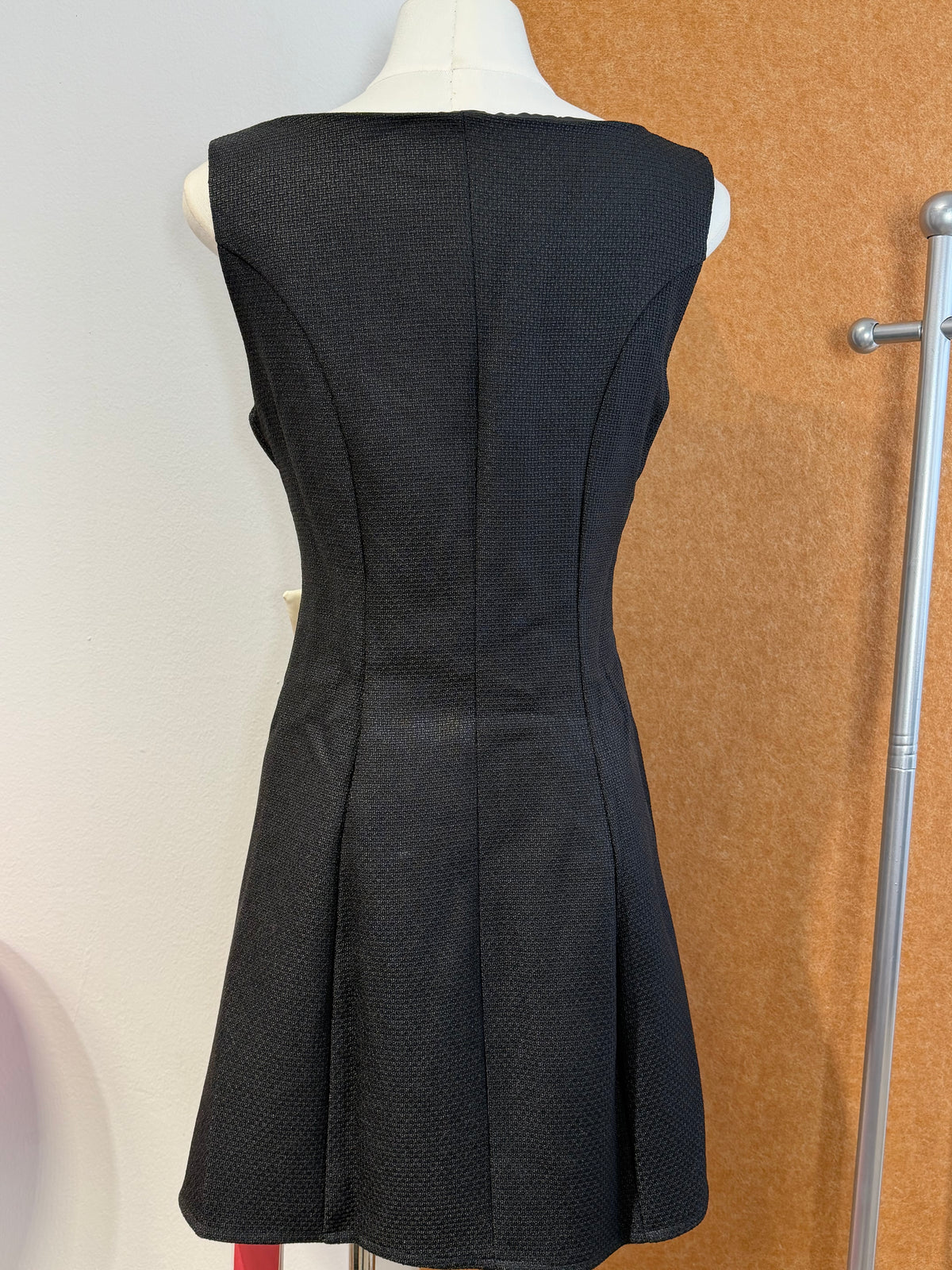 Bow Tie Pleated Panel Contrast Sleeveless Mini Dress | Kimly