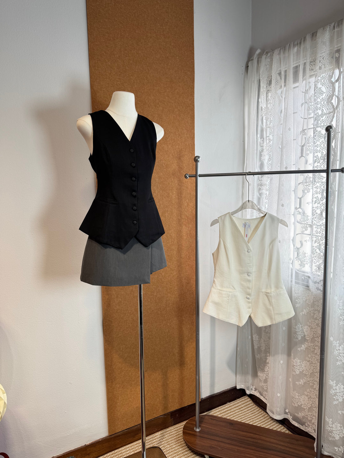 V-Neck Pointed-Hem Tailored Suit Vest | Kamea
