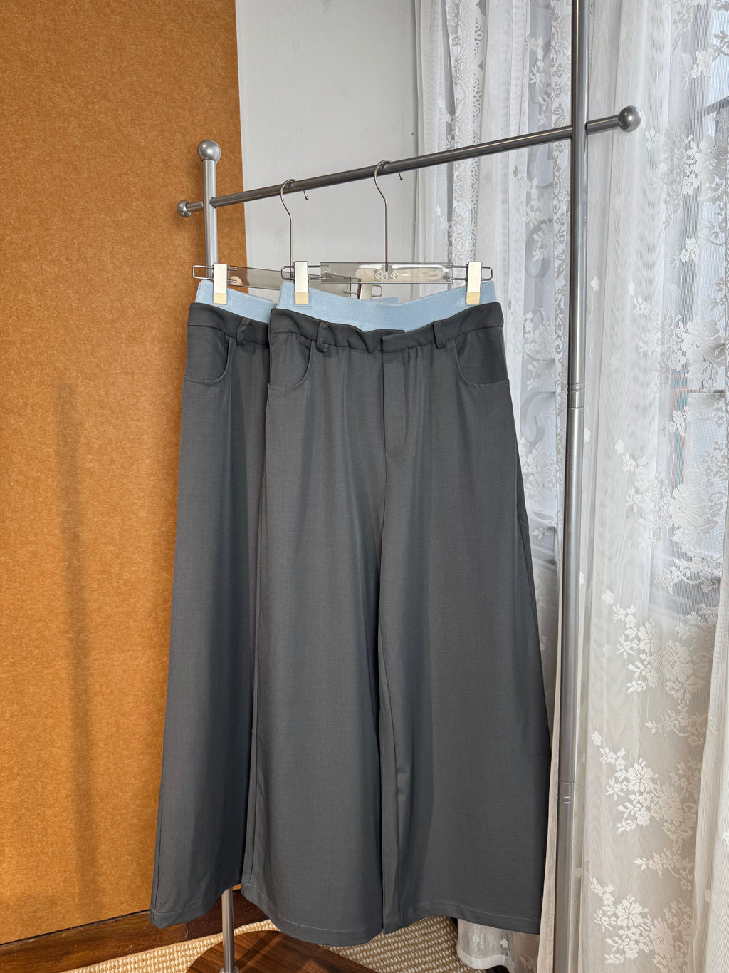 Wide-Leg Tailored Trousers | Demi