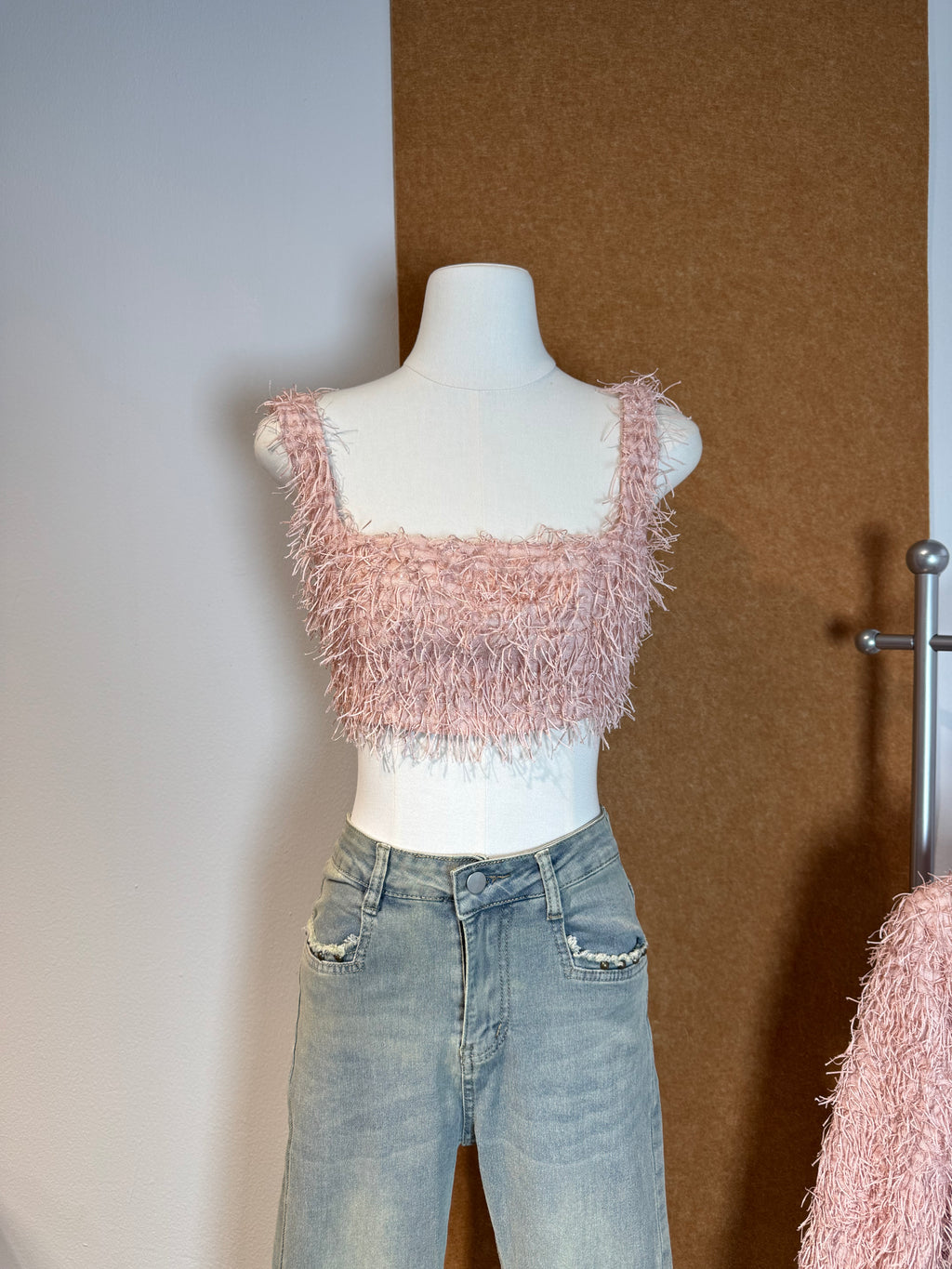 Feather-Fringe Square-Neck Crop Cami | Niaa