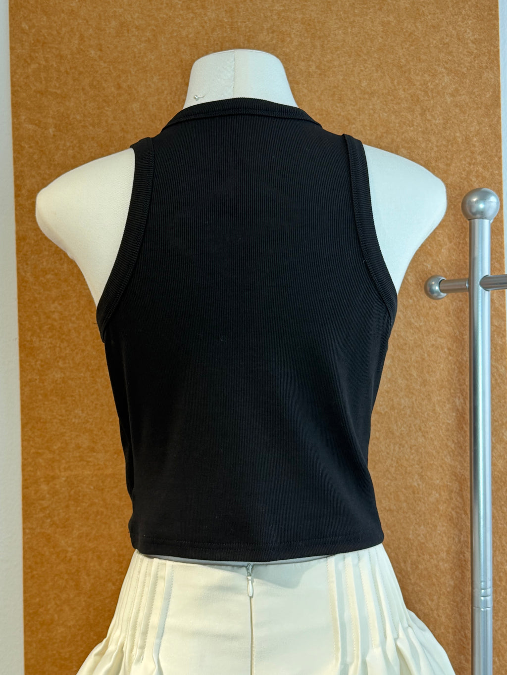 Ribbed Racerback Crop Tank Top with Tulip Botanical Print | Connie