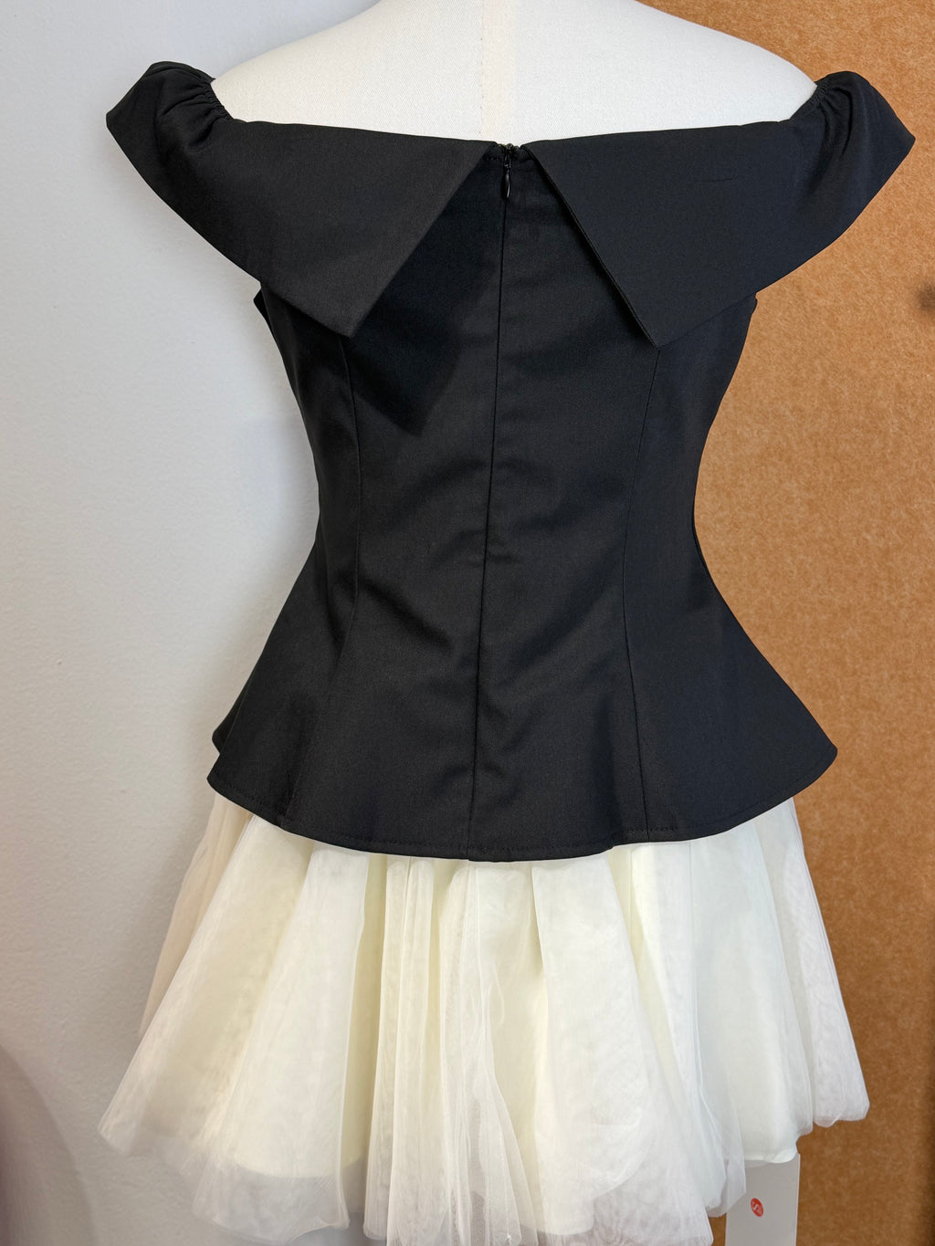 Oversized Collar Off-Shoulder Peplum Tulle Mini Dress | Jessa