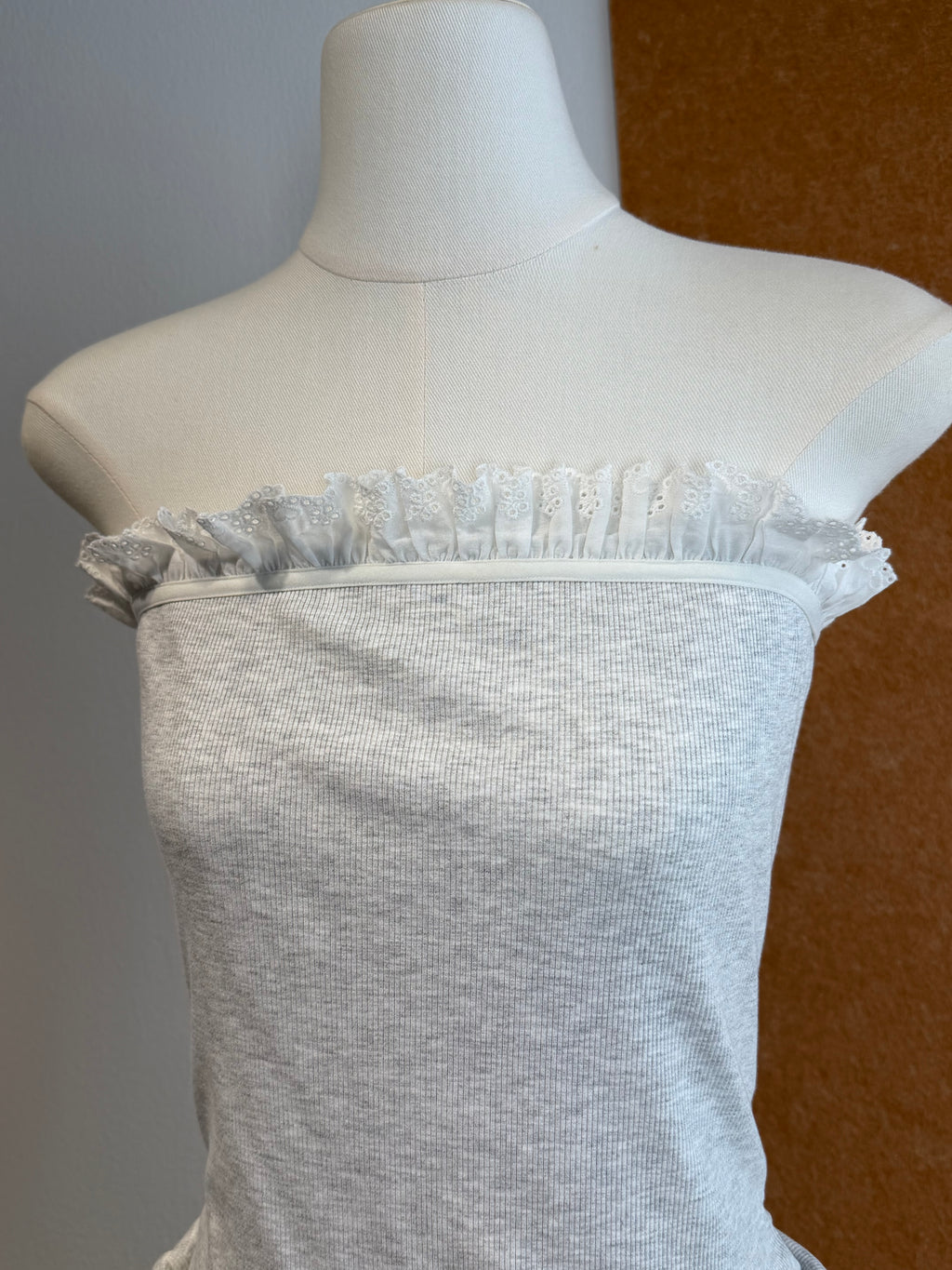 Broderie Anglaise Trim Ribbed Tube Top | Anika