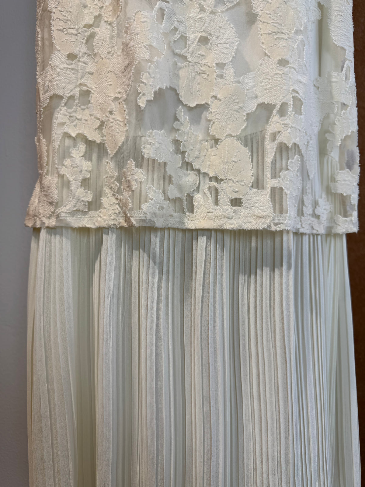 3D Floral Appliqué Lace Micro-Pleat Maxi Dress | Lilian