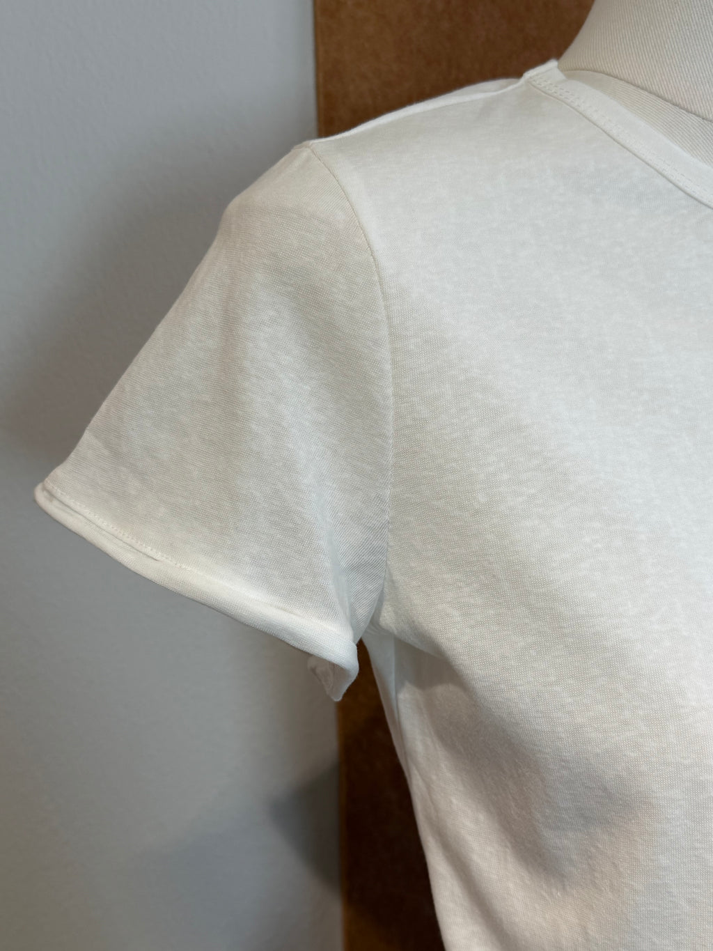 Fitted Rolled-Cuff Tee | Zelia