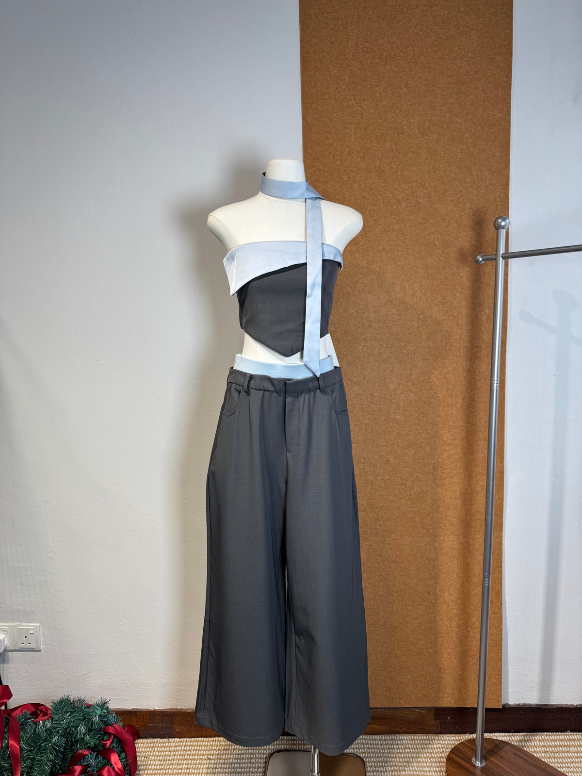 Wide-Leg Tailored Trousers | Demi
