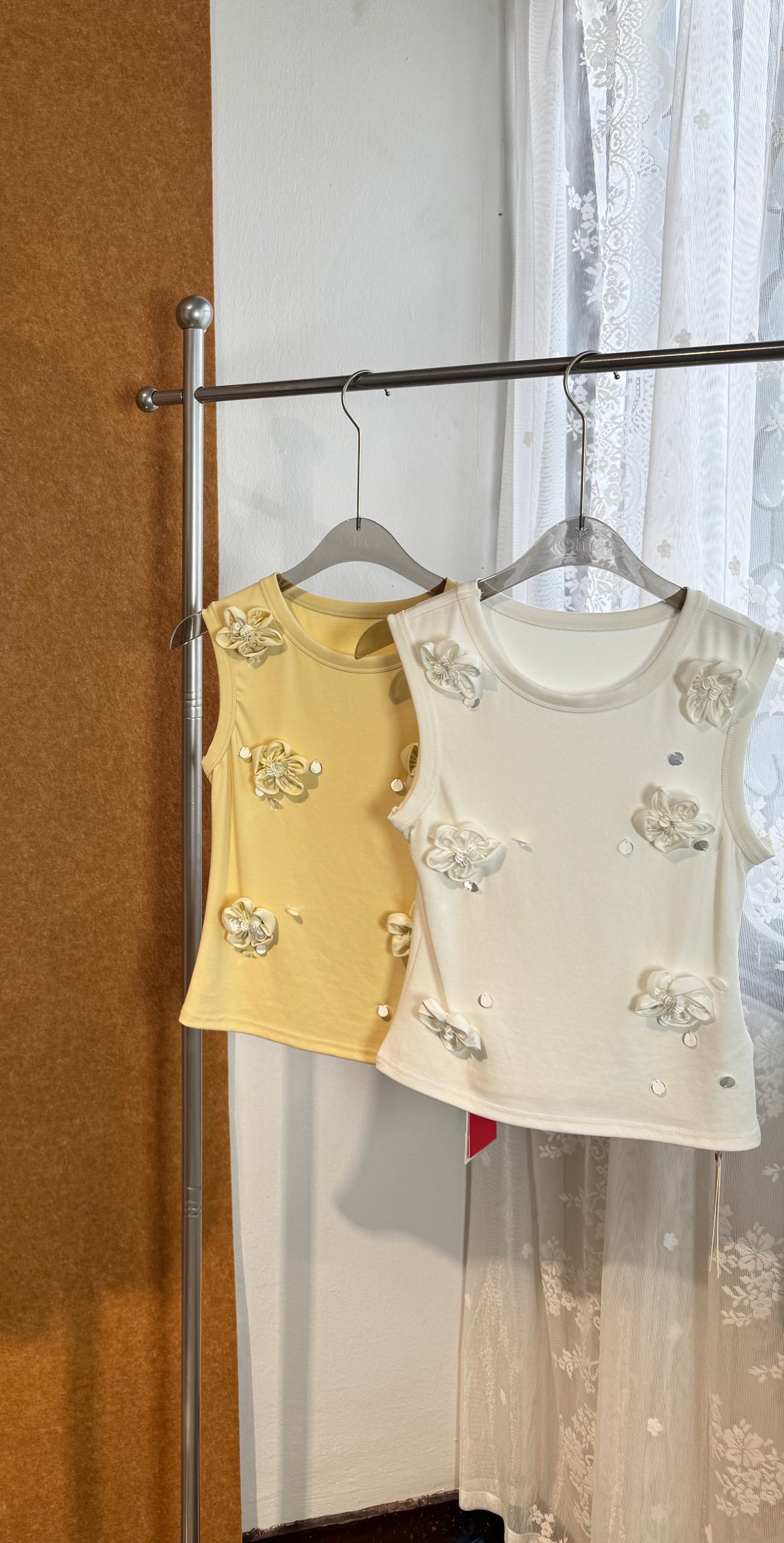3D Floral Appliqué Fitted Tank Top | Phoebe