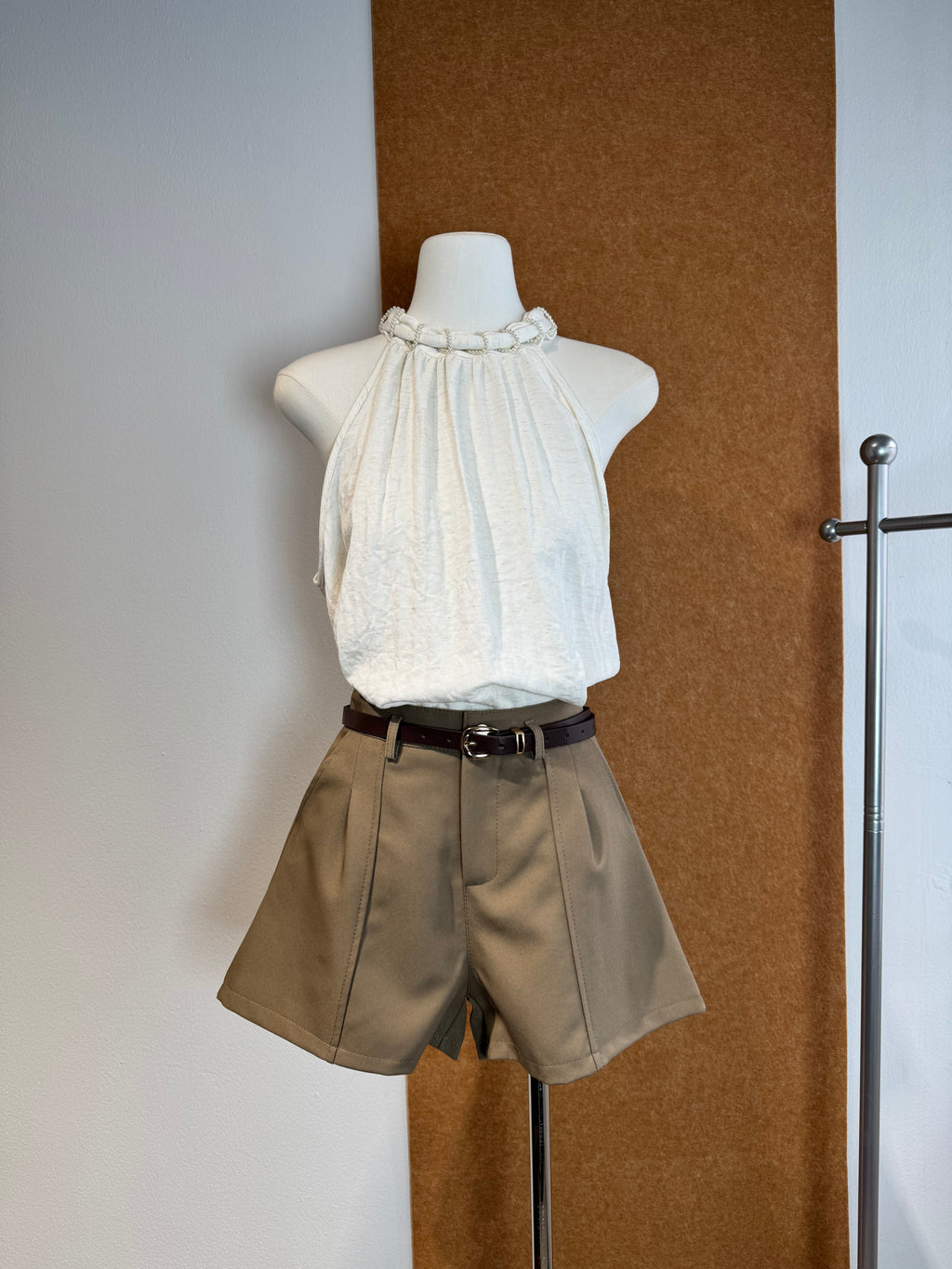 High-Waist Pleated Shorts | Paloma