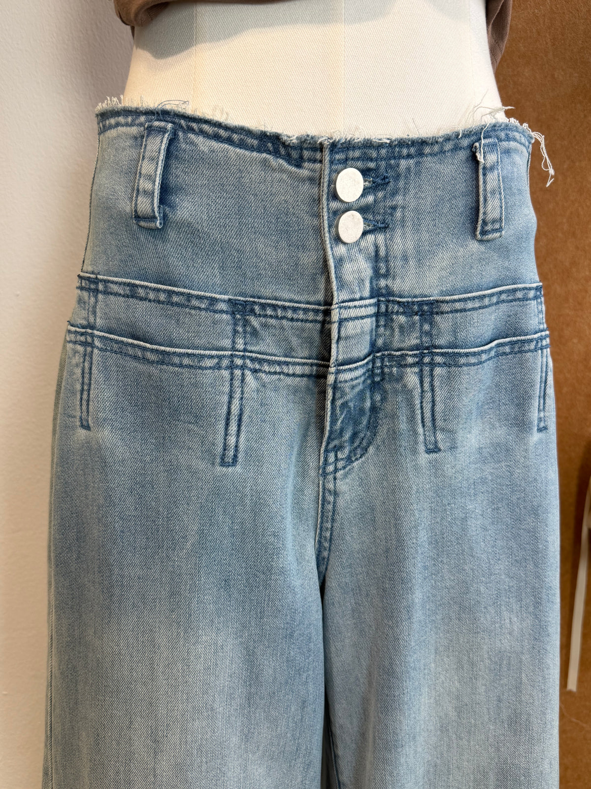 Double-Button Wide-Leg Jeans | Echo Bottom