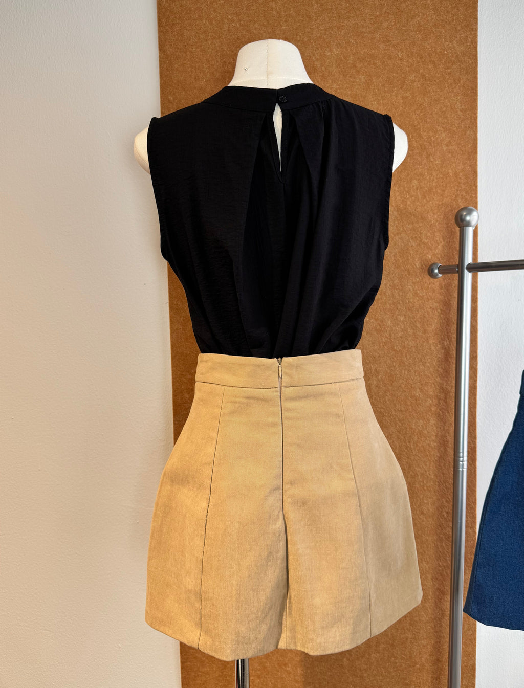 High-Waist A-Line Panel Micro-Mini Skirt | Kylin