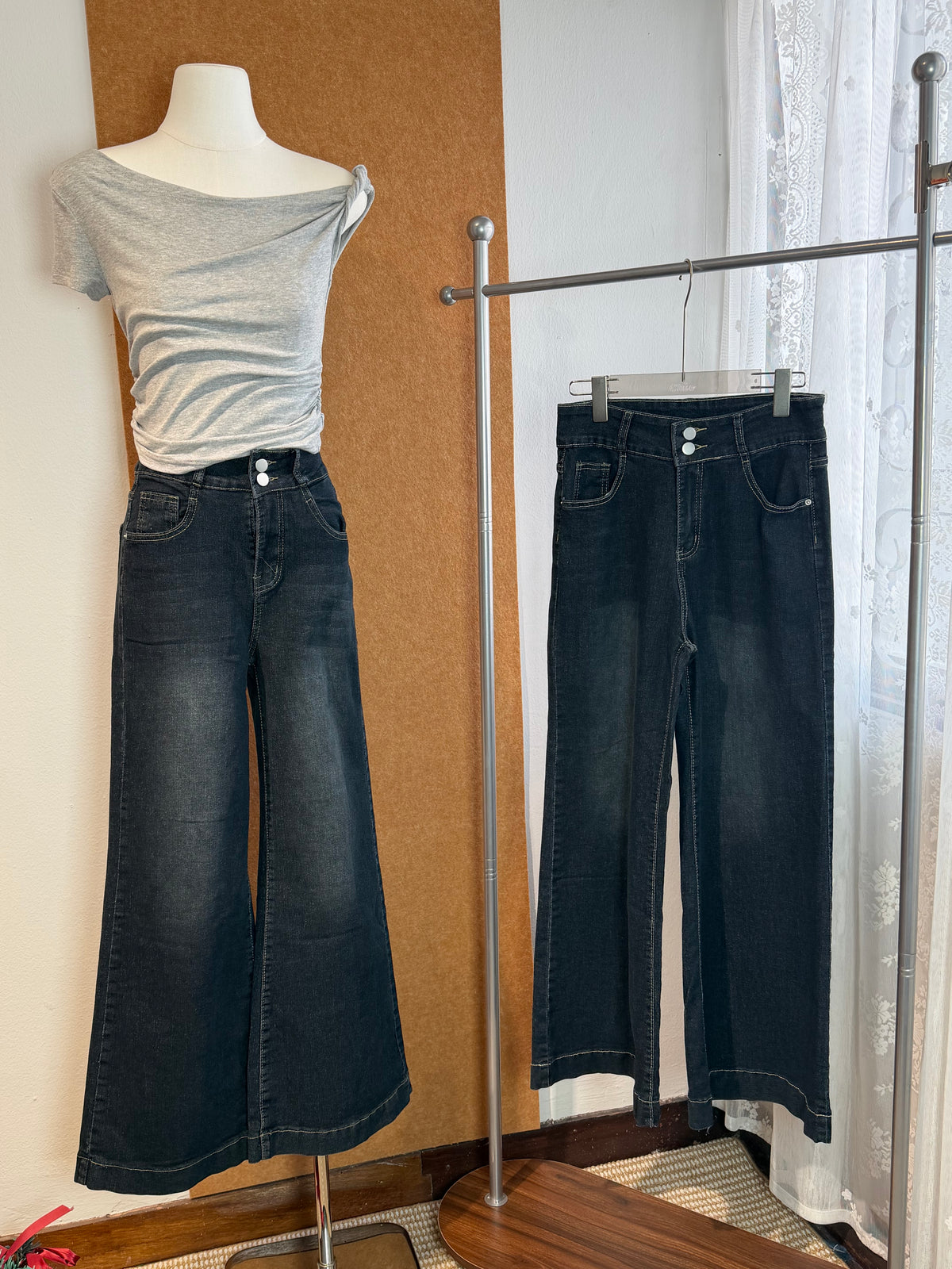 High-Rise Flare Jeans | Zina