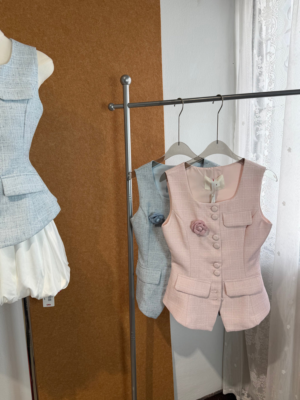 Little Fragrance Camellia Boucle Tweed Waistcoat | Venus