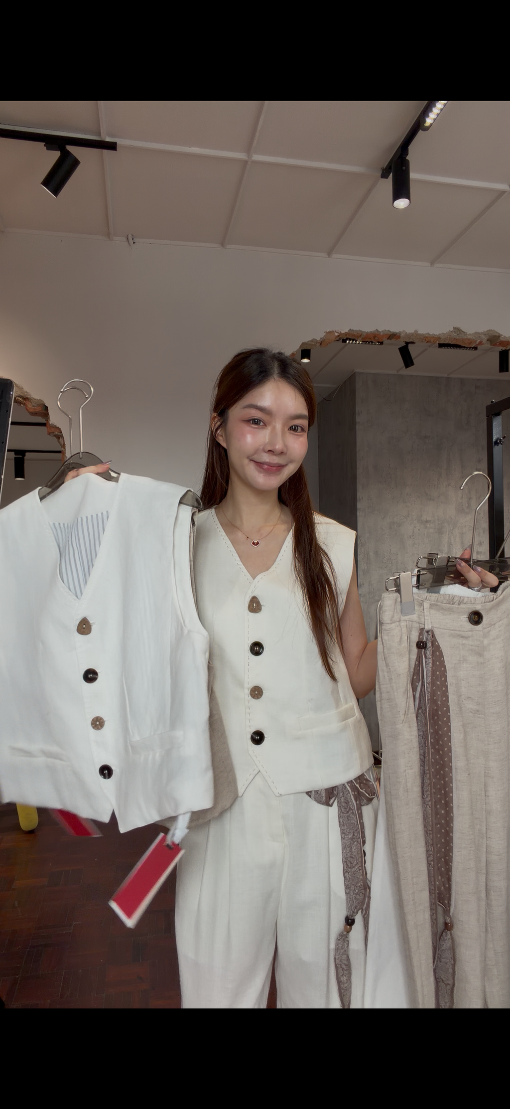 Linen V-Neck Wood-Button Cropped Vest | Madeline