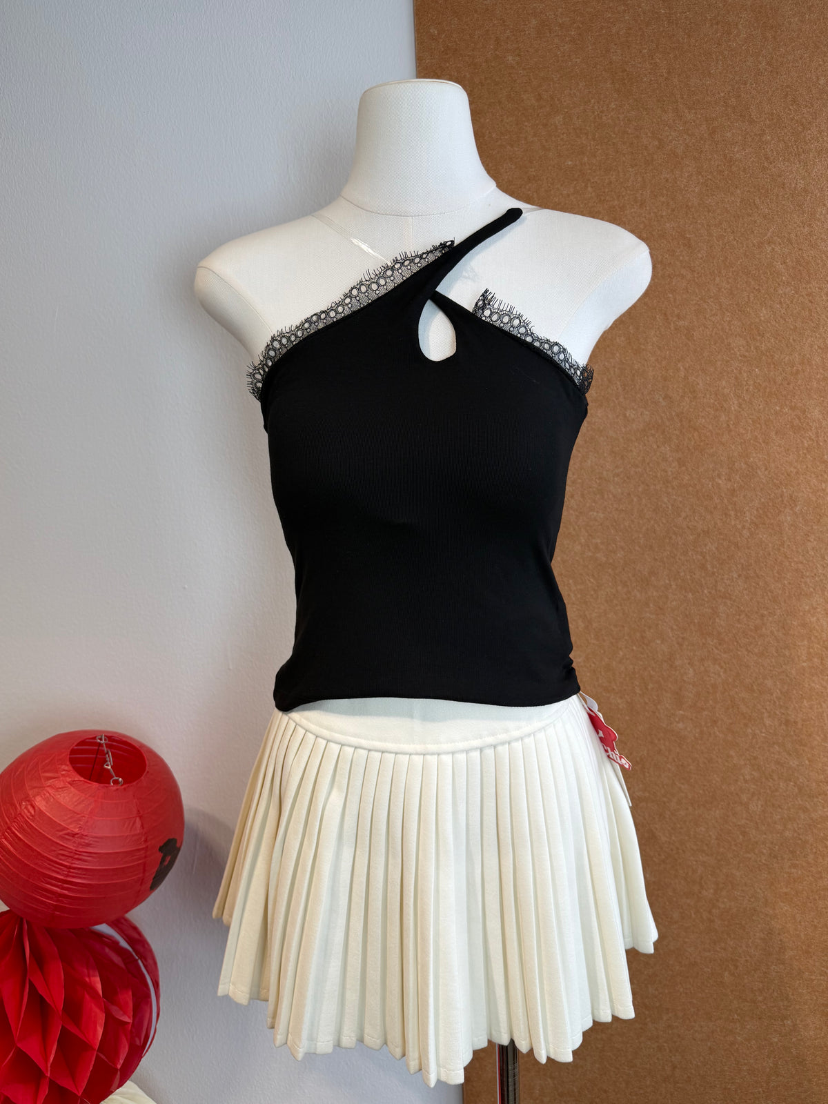 Sleeveless Qipao-Inspired Cross-Neck Halter Crop Top with Open Back and Lace Trim | Mon