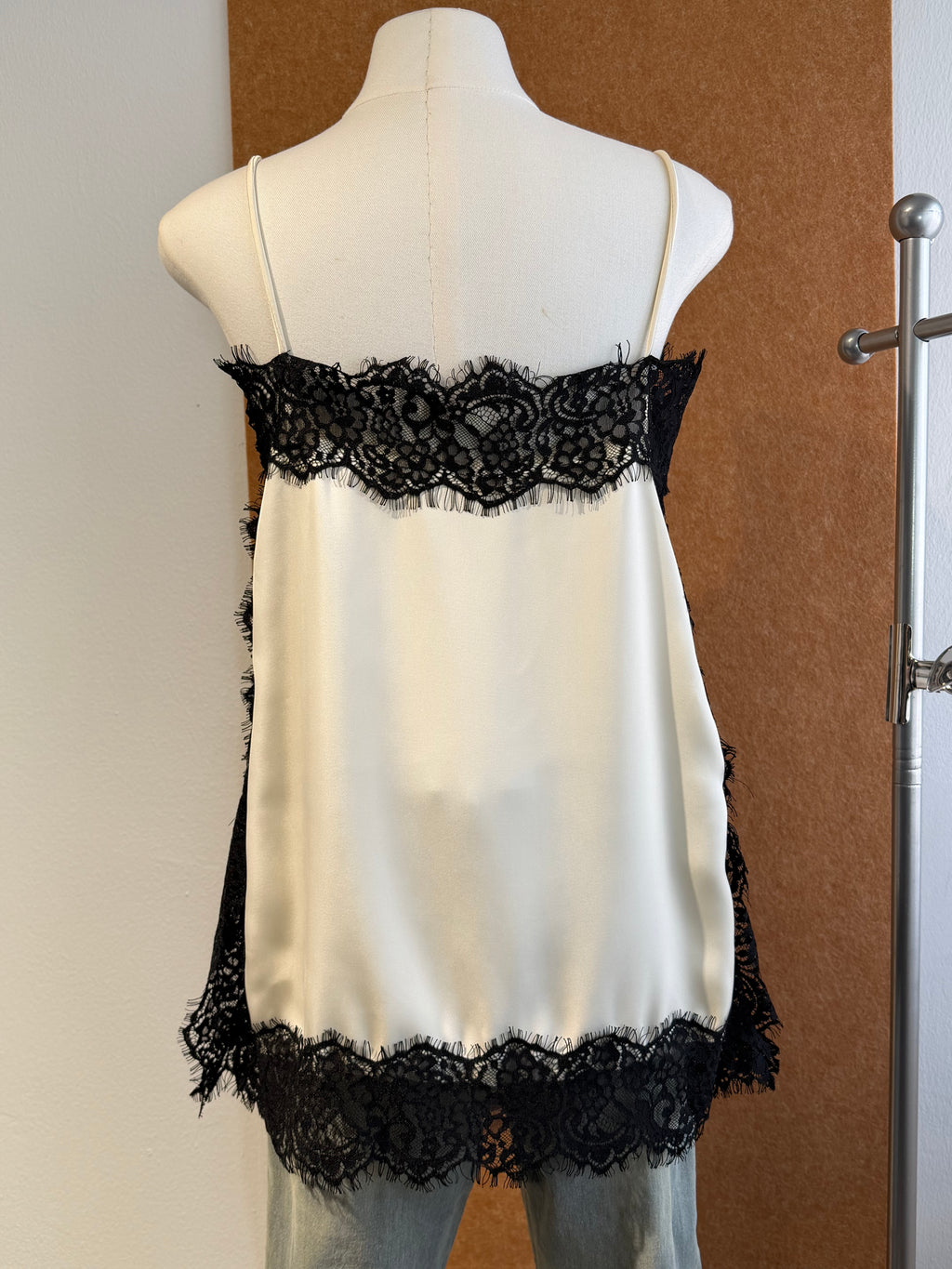 Eyelash Lace Trim Satin Cami | Anwen