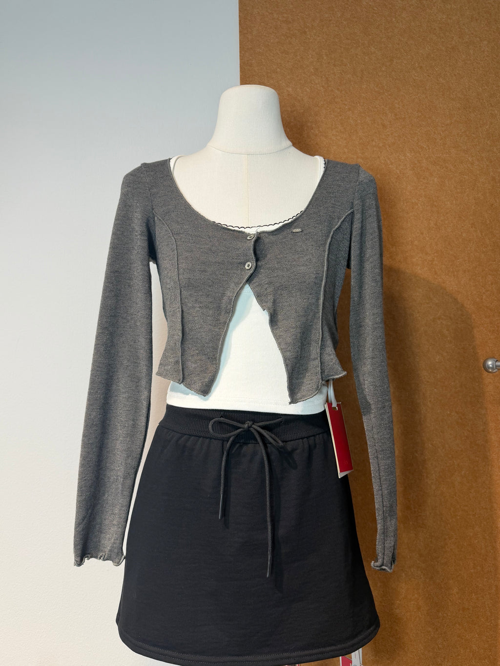 Lettuce-Edge Wide U-Neck Cropped Knit Cardigan | Basira