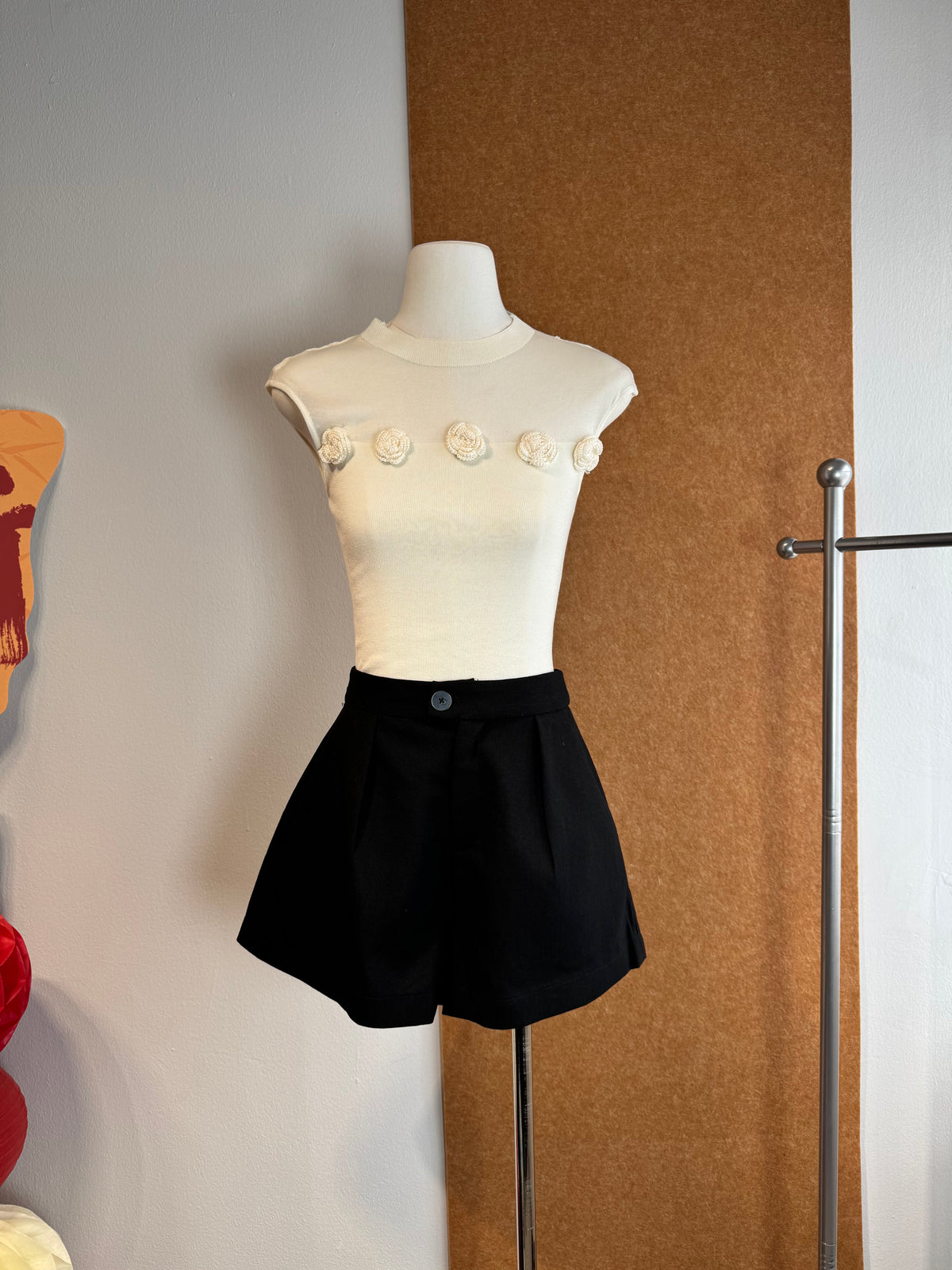 High-Waist Pleated Wide-Leg Suiting Shorts | Kameaa