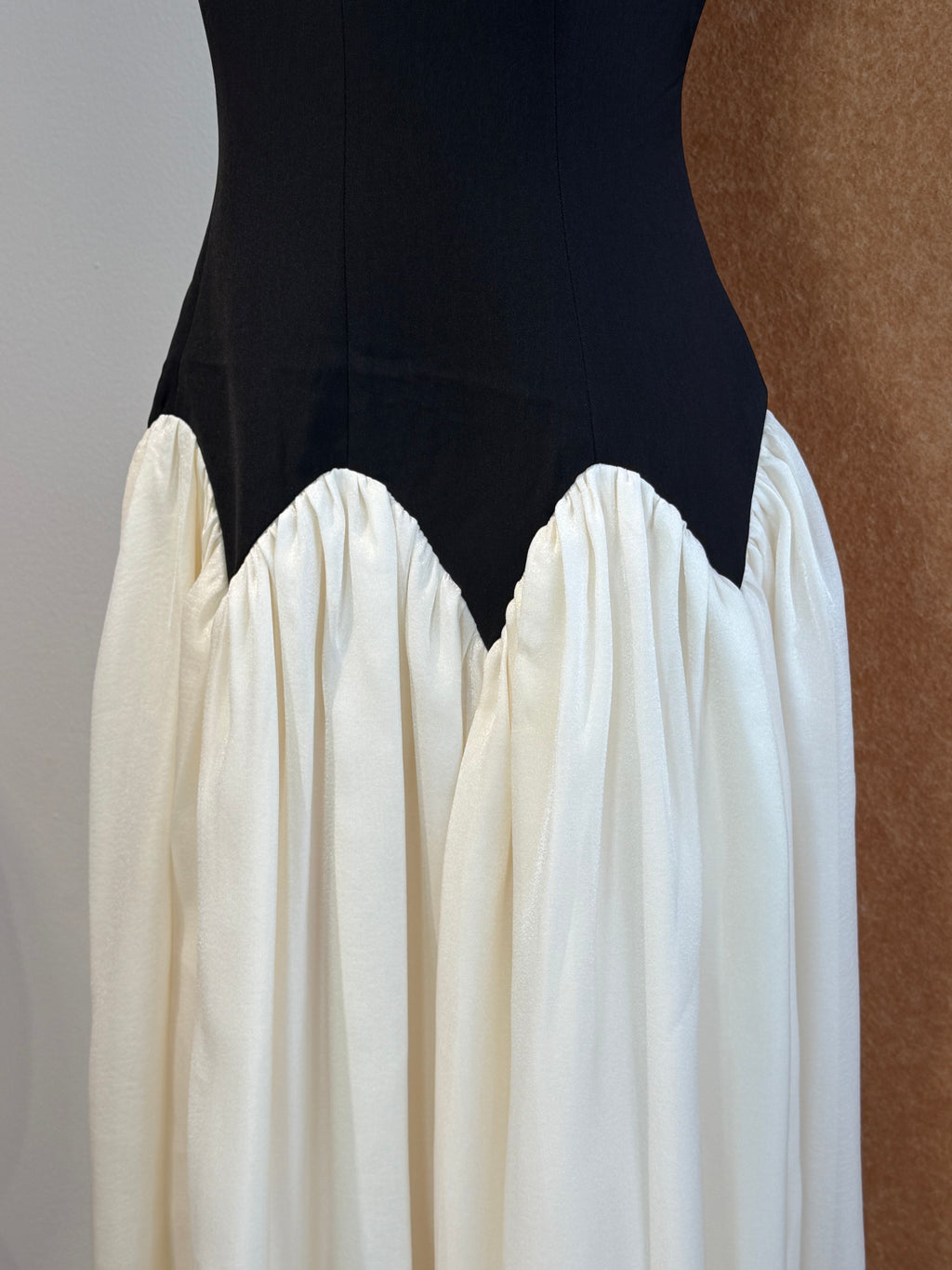 Scallop-Seam Colour-Block Maxi Dress | Anis