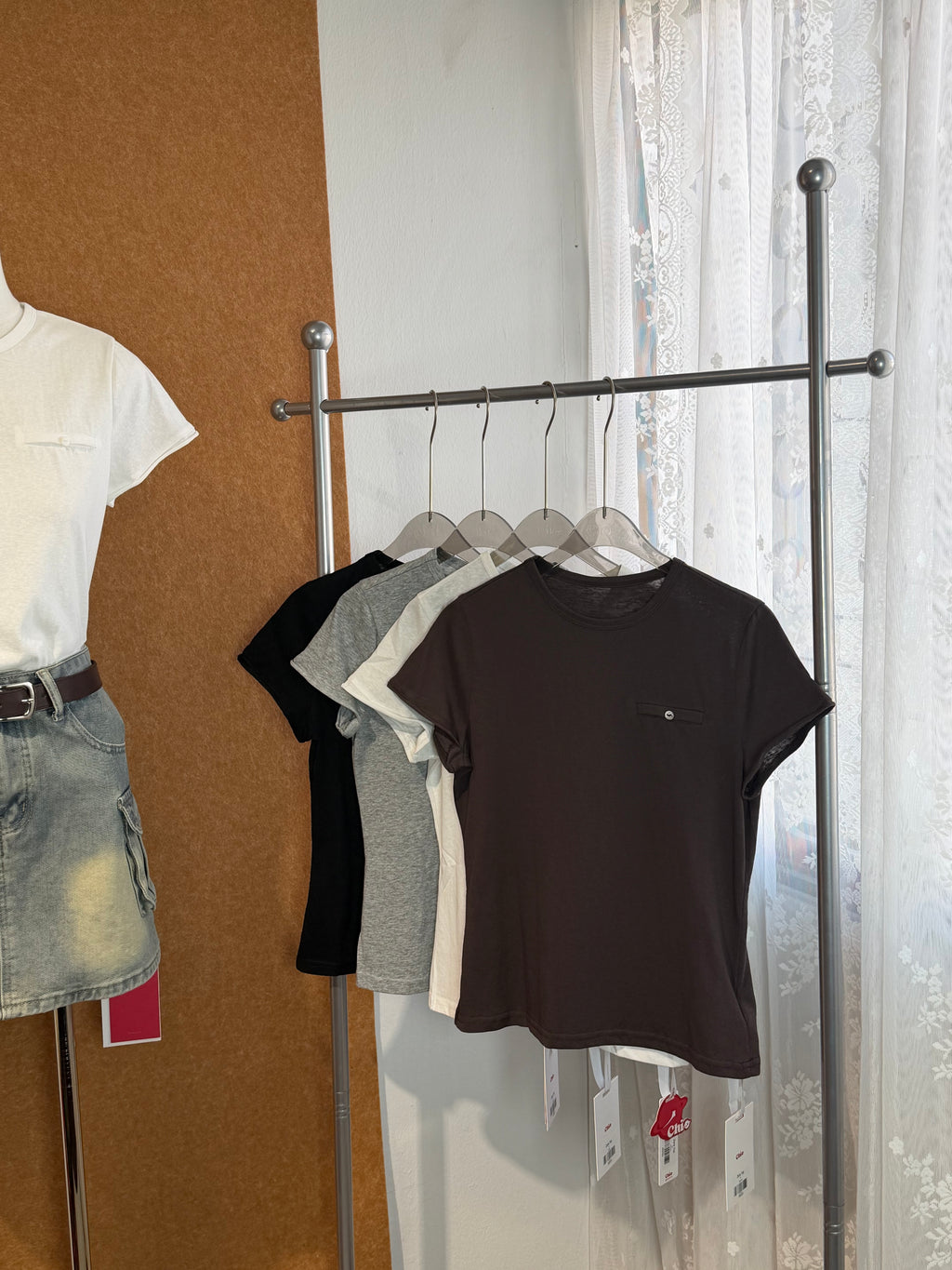 Fitted Rolled-Cuff Tee | Zelia