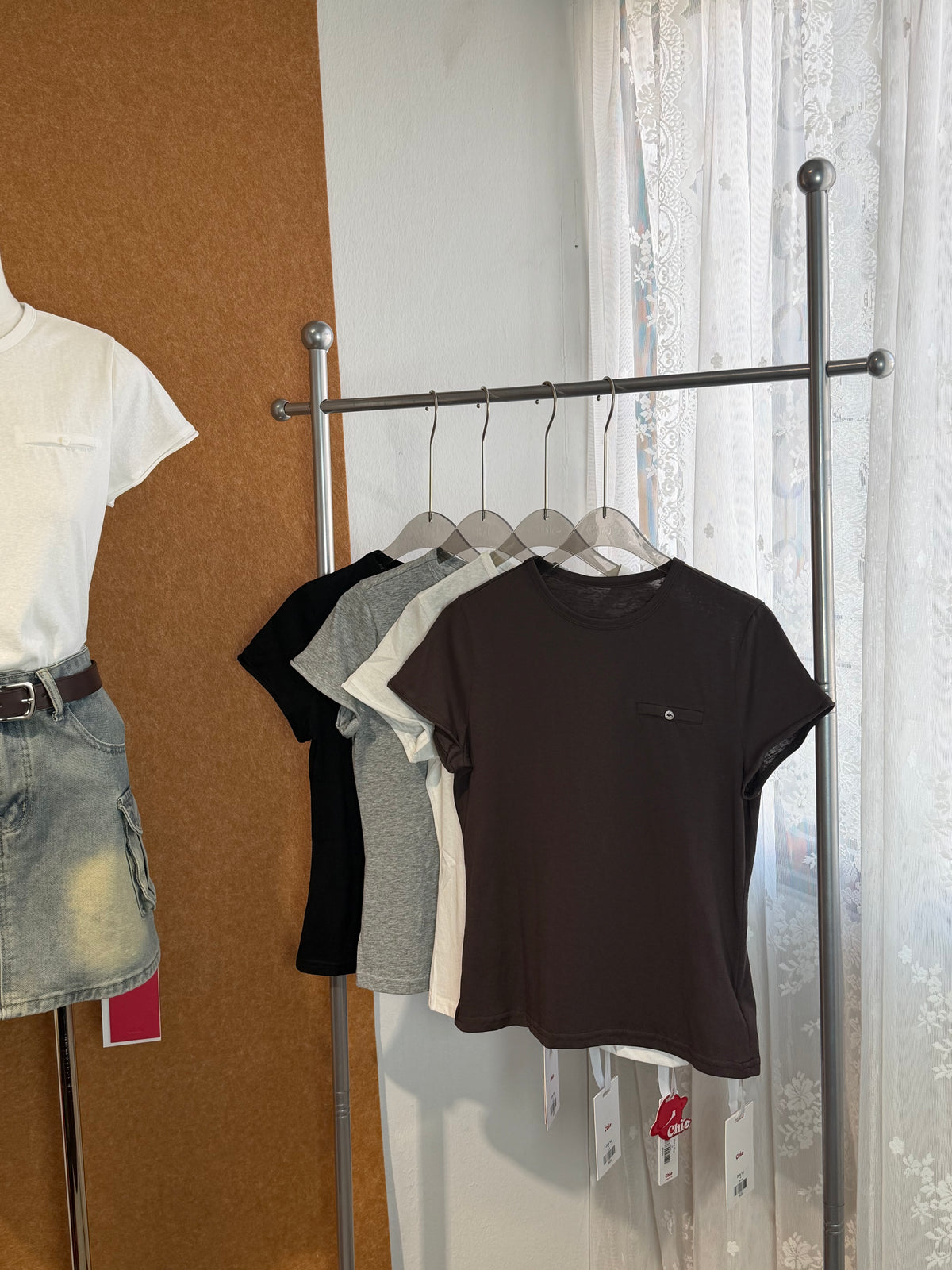 Fitted Rolled-Cuff Tee | Zelia