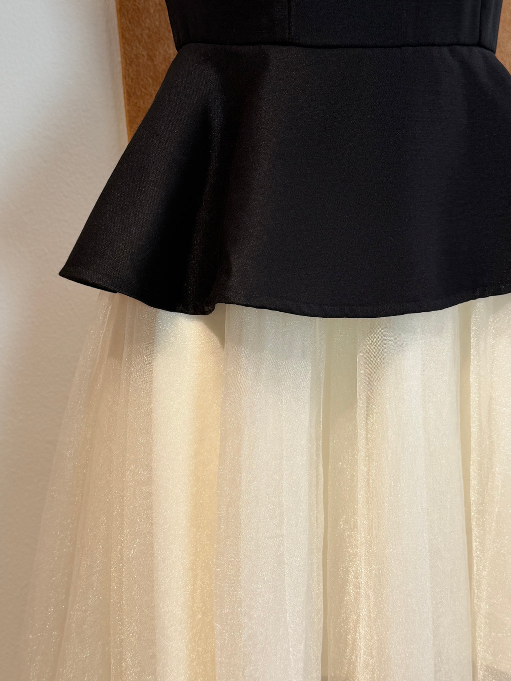 Pearl-Collar Peplum Bodice Tulle Contrast Dress | Giselle