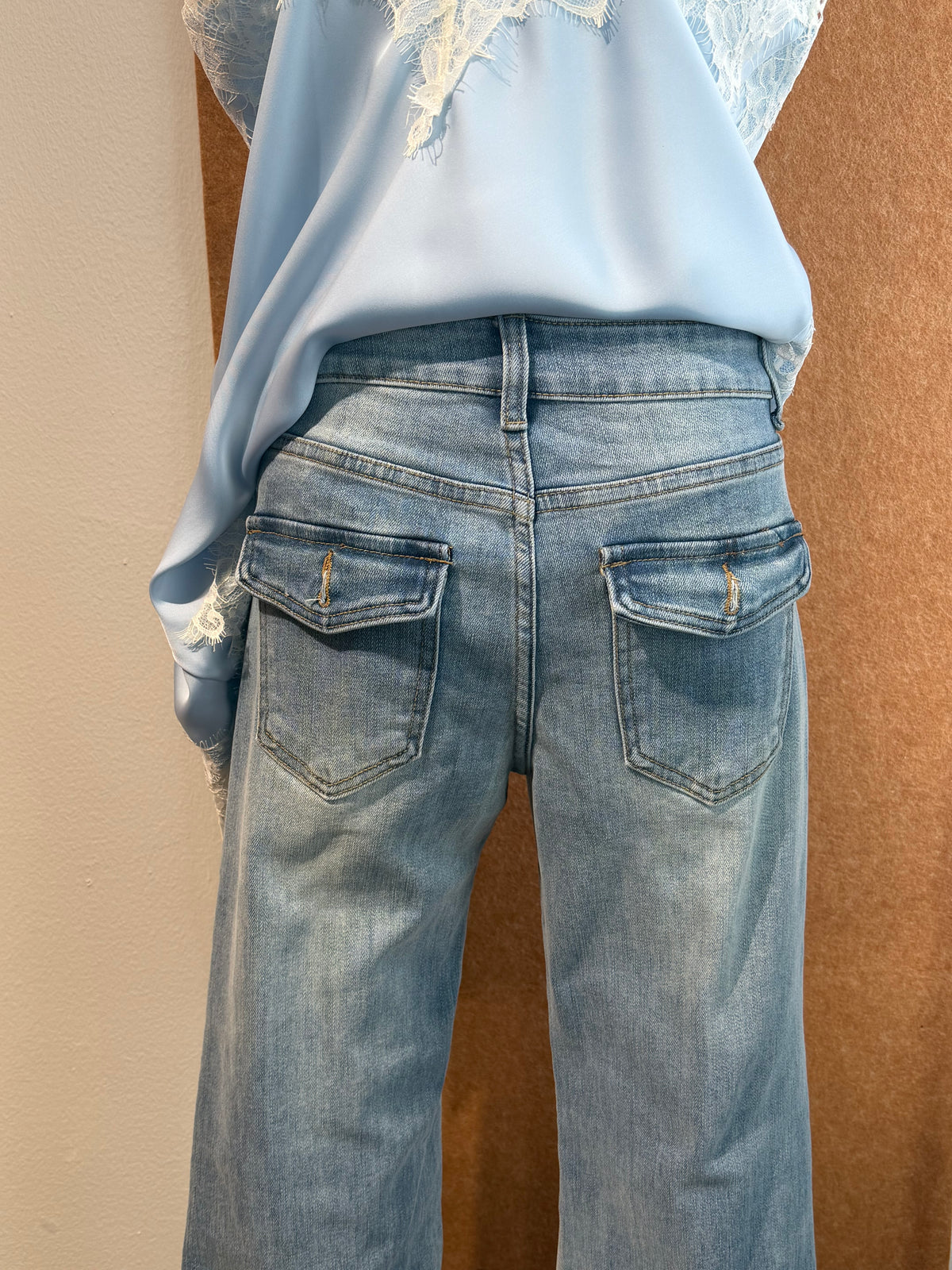 Light Wash Wide-Leg Jeans | Nerina