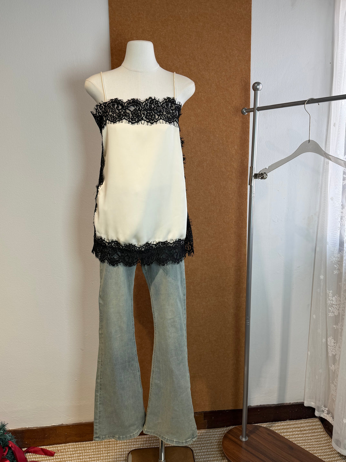 Eyelash Lace Trim Satin Cami | Anwen