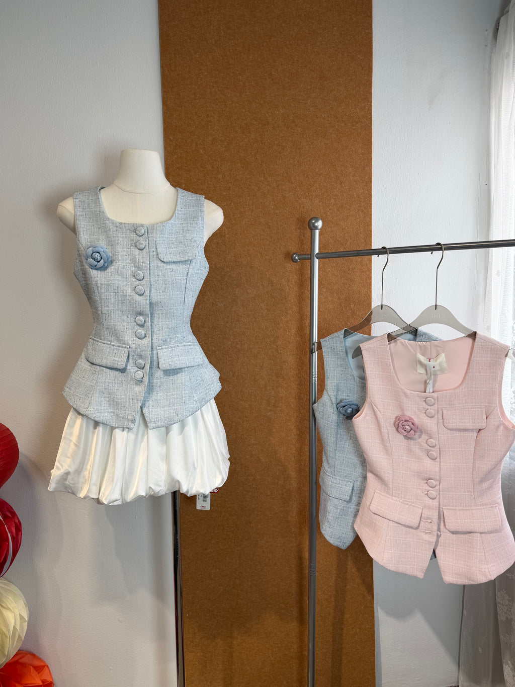 Little Fragrance Camellia Boucle Tweed Waistcoat | Venus