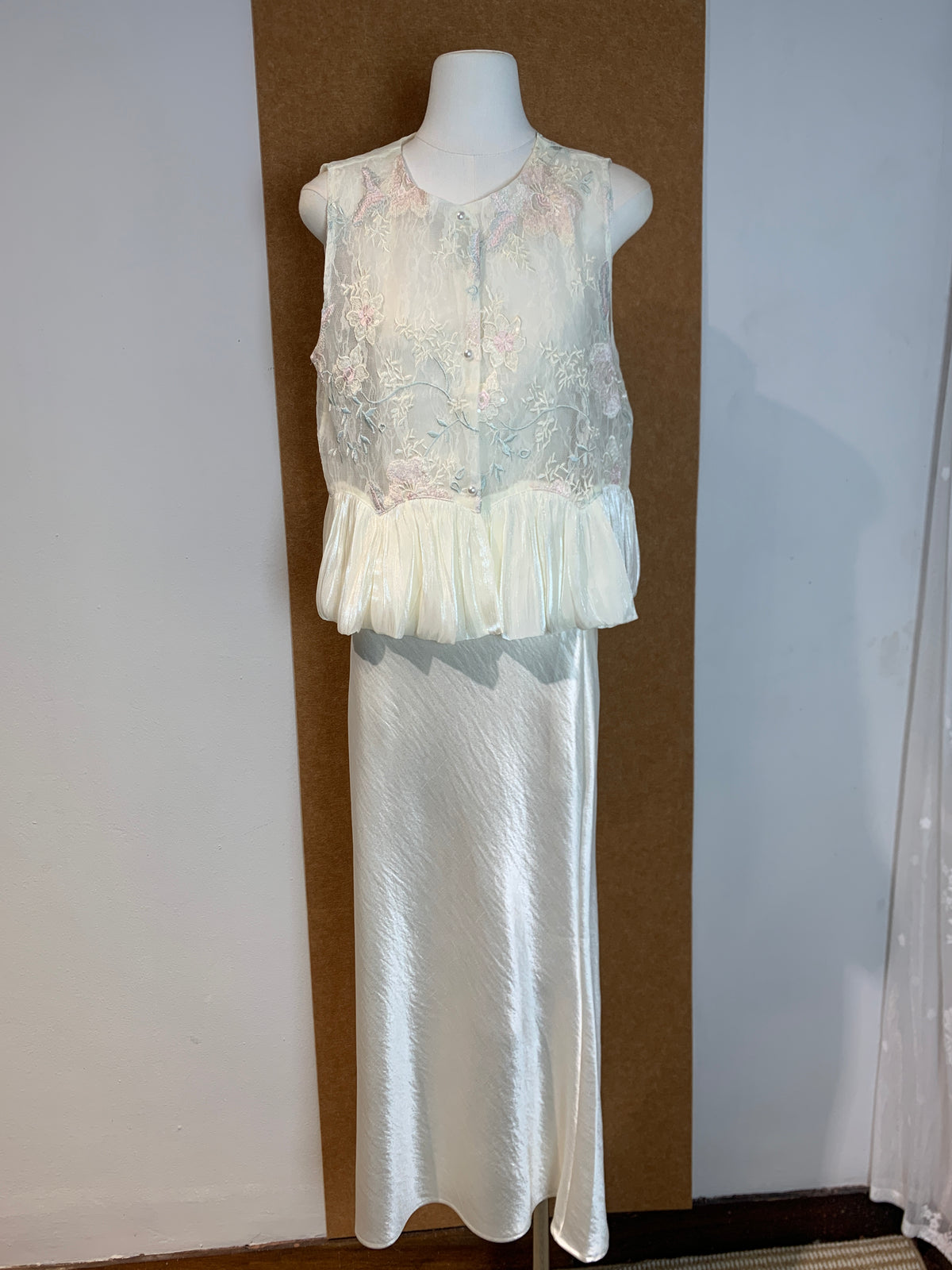Floral Embroidered Peplum Lace Vest | Amina