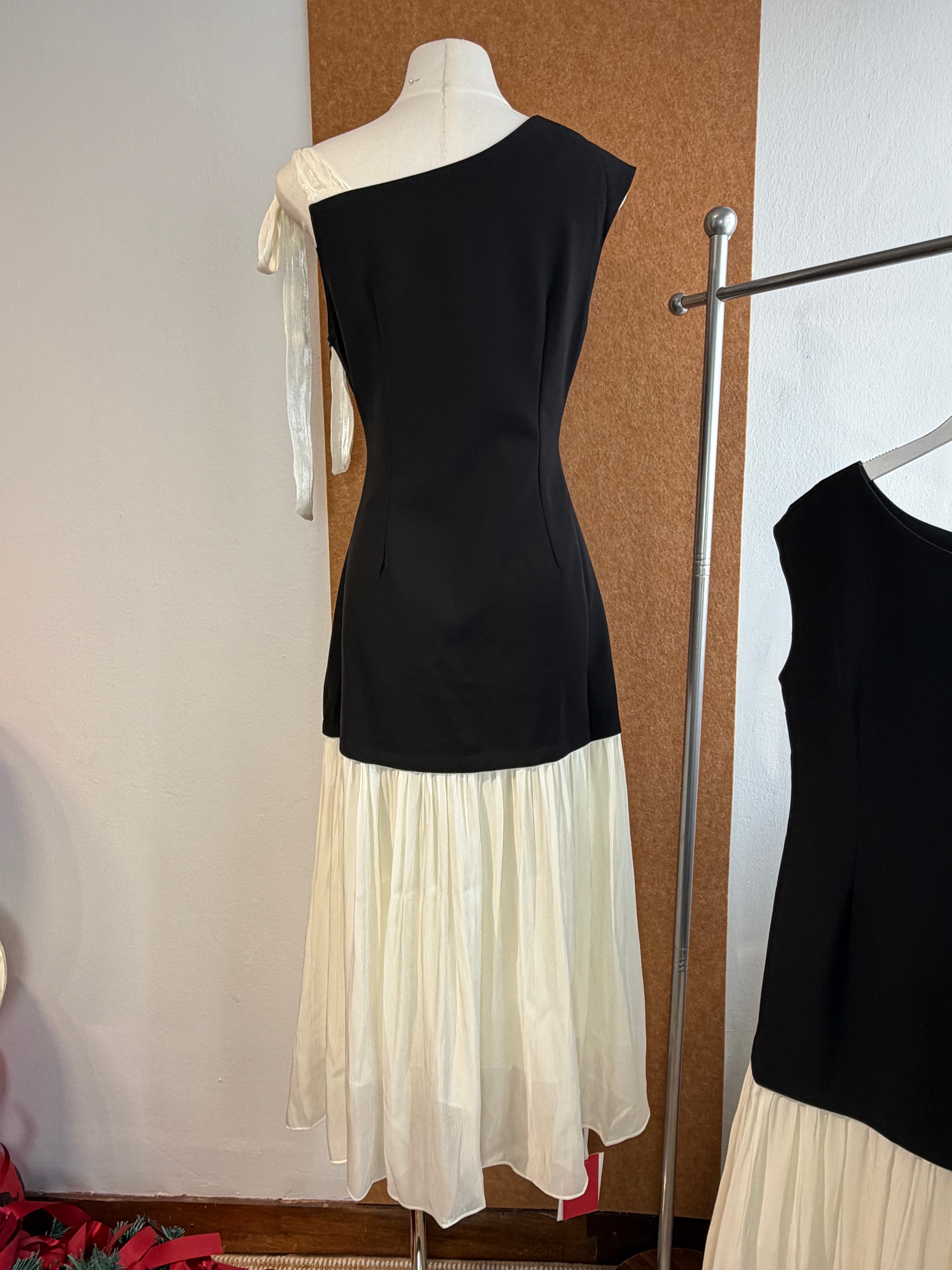 Colour Block Pleated Maxi Dress | Riley