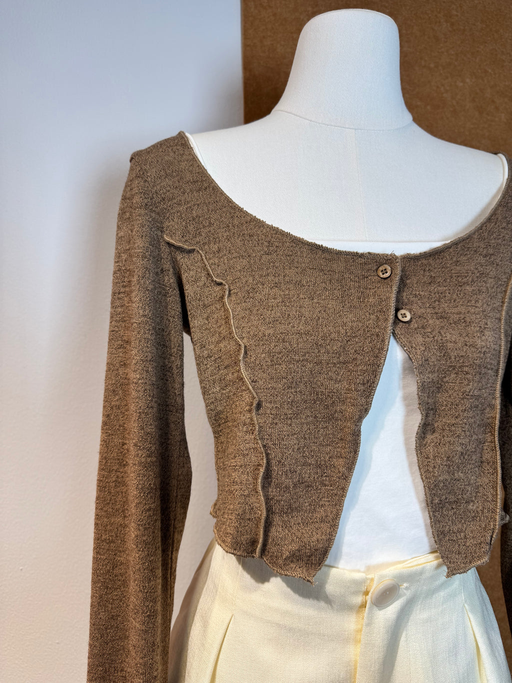 Lettuce-Edge Wide U-Neck Cropped Knit Cardigan | Basira