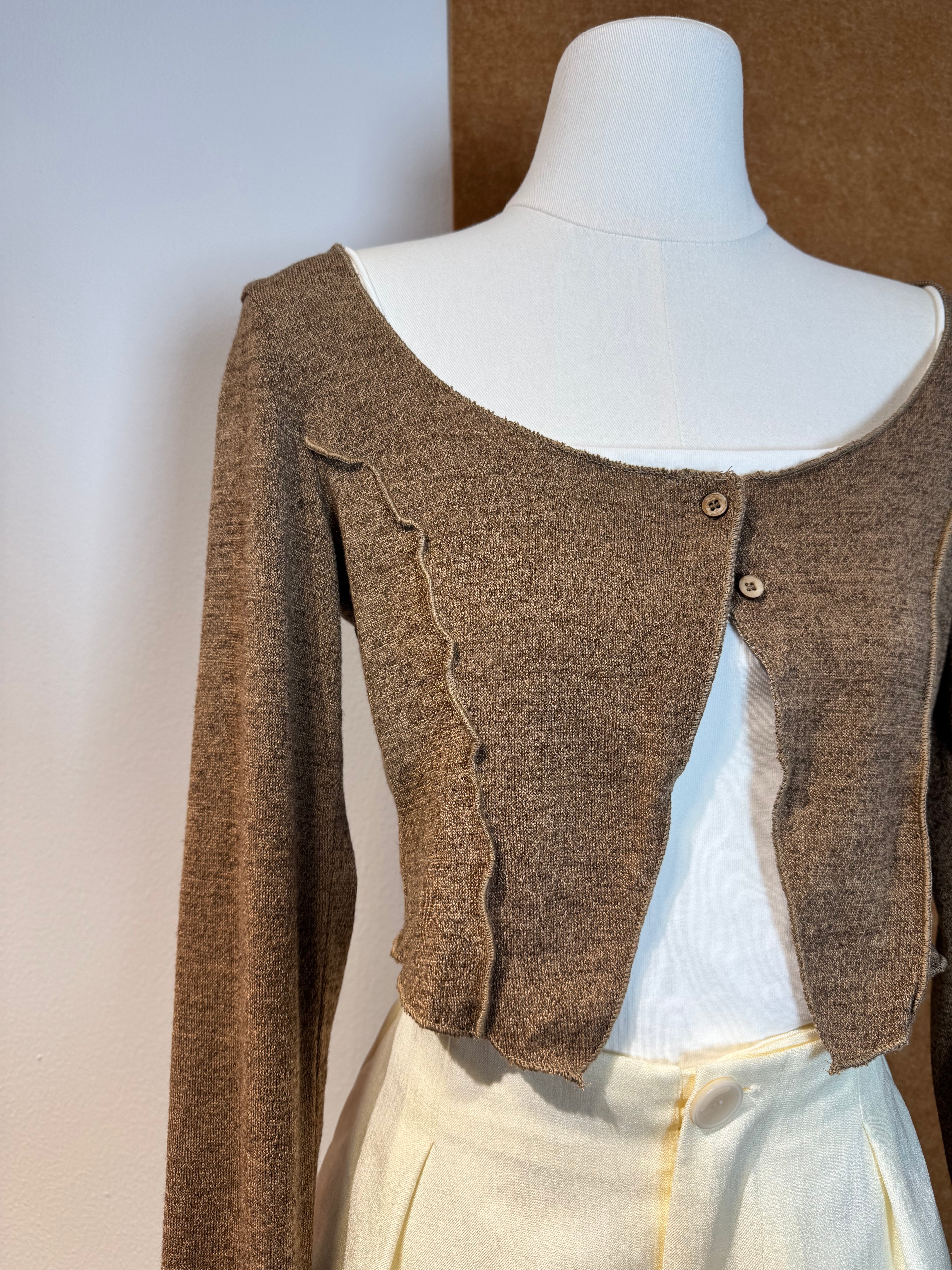 Lettuce-Edge Wide U-Neck Cropped Knit Cardigan | Basira