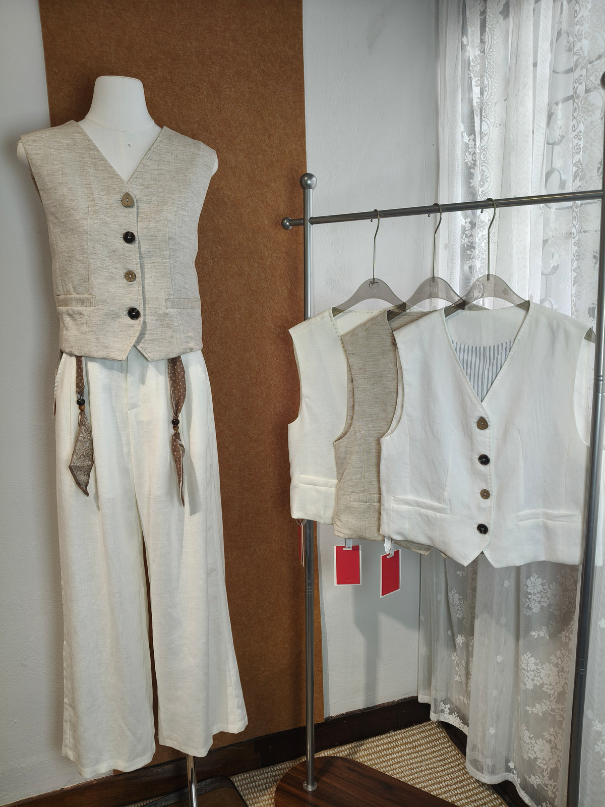 Linen V-Neck Wood-Button Cropped Vest | Madeline