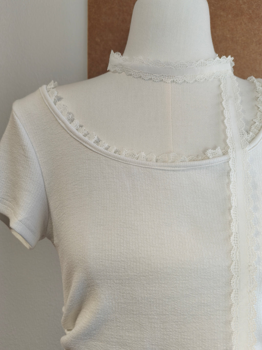 Ribbed Scoop-Neck Lace-Hem Crop Top | Jemima