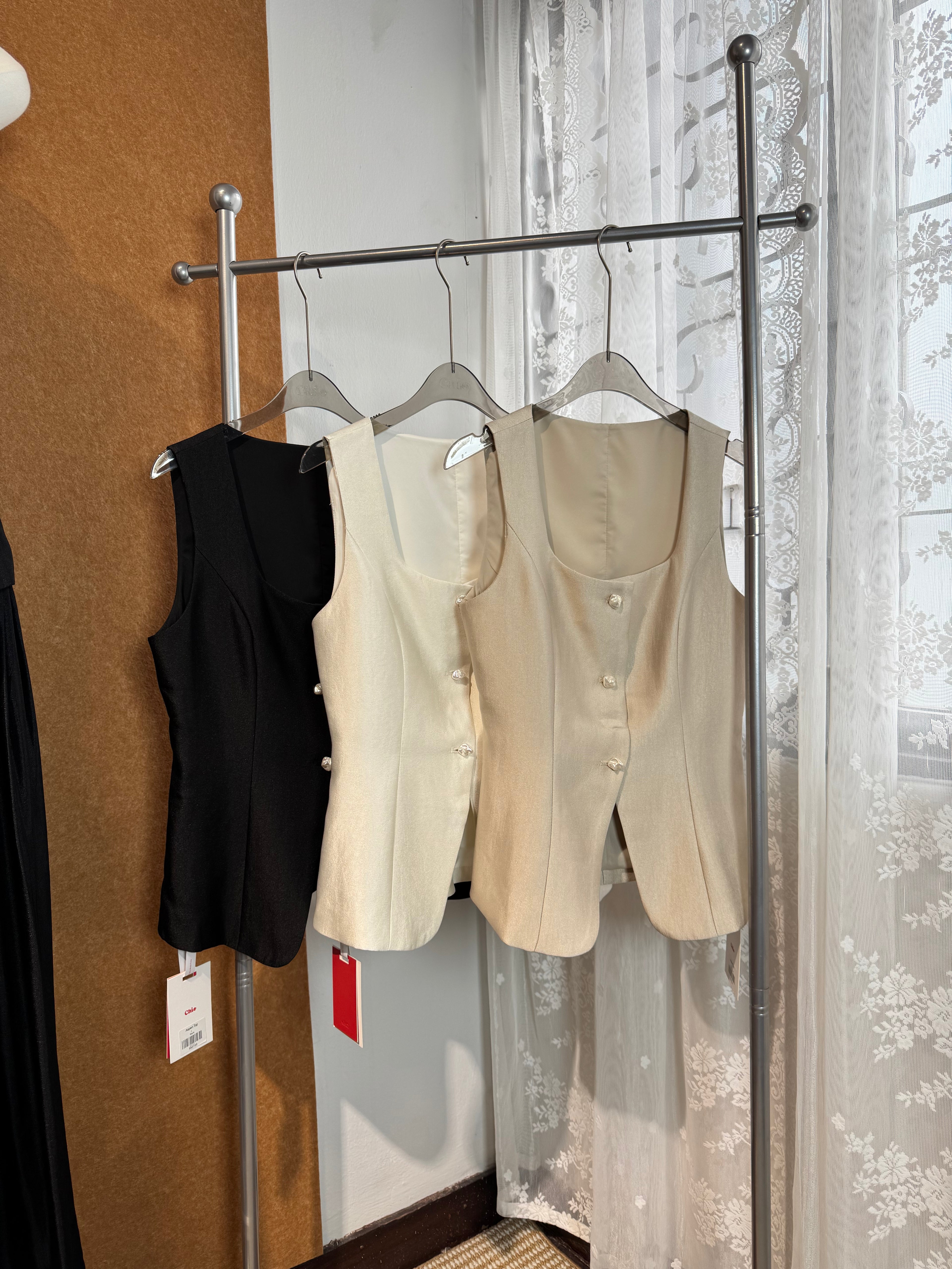 Pearl-Button U-Neck Fitted Vest | Aspen