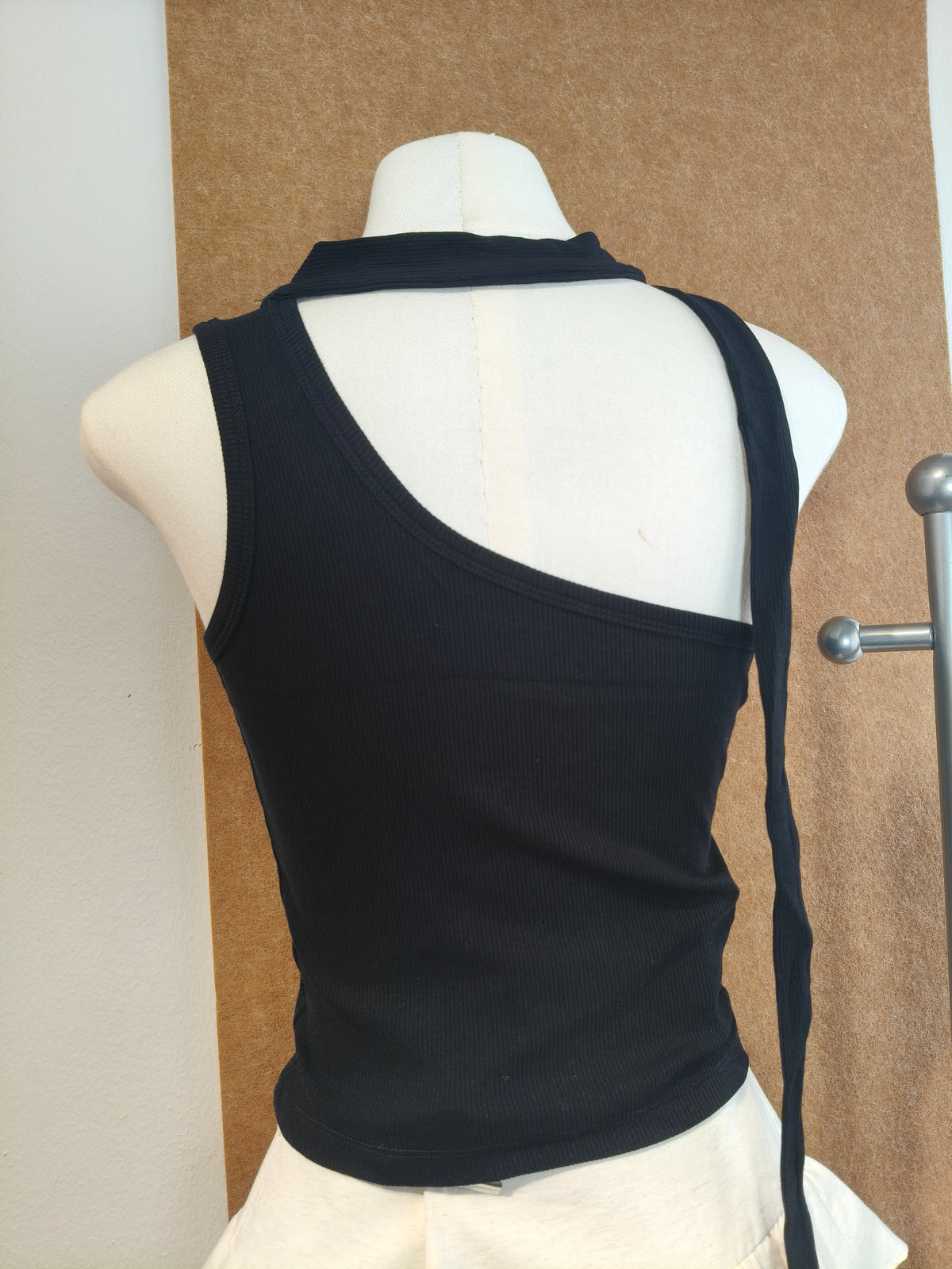 Asymmetric Ribbed Crop Top with Neck Tie | Elly